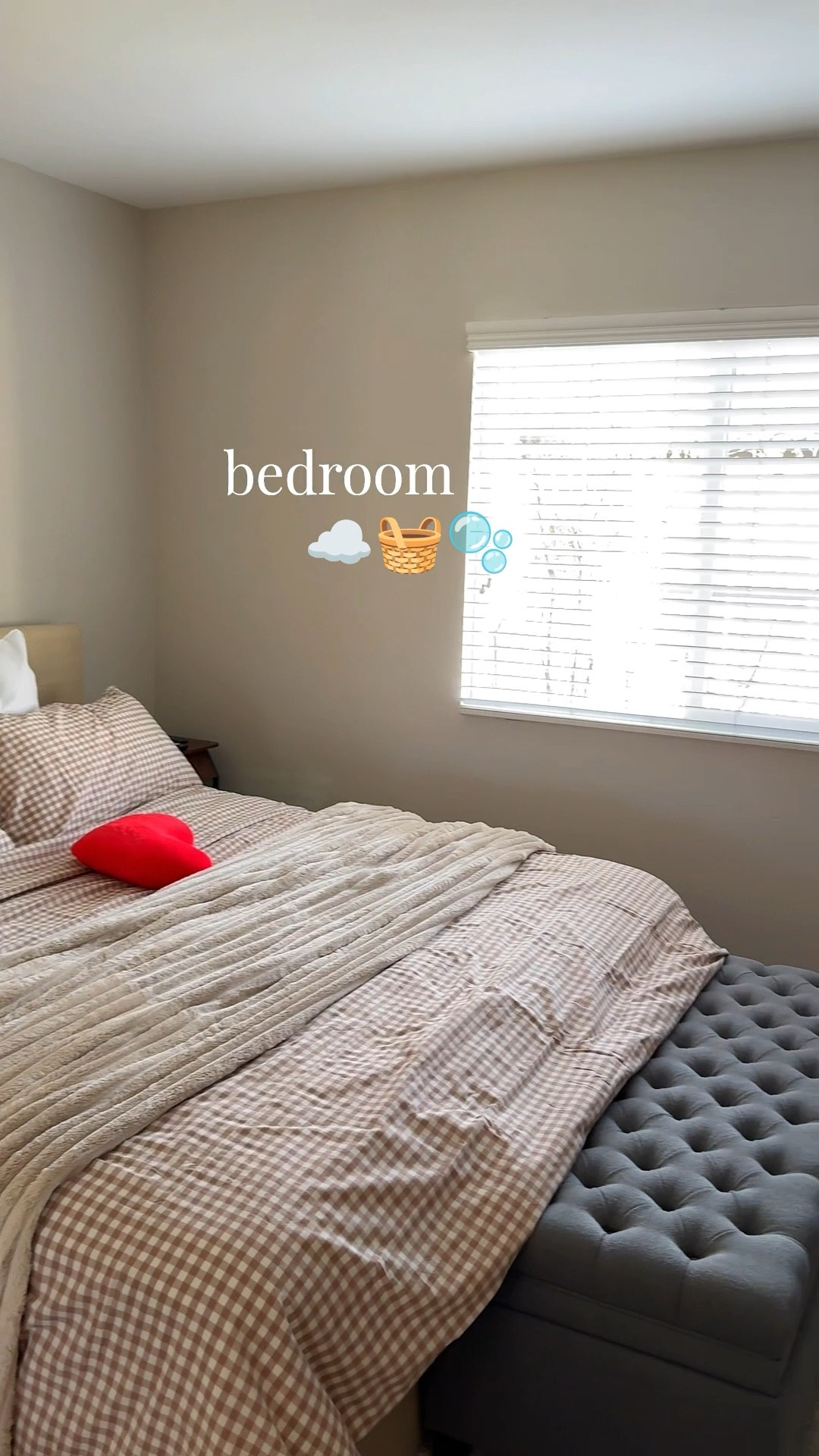 Clean my bedroom with me 🧺 

#LTKvlog #LTKdayinmylife #LTKHome