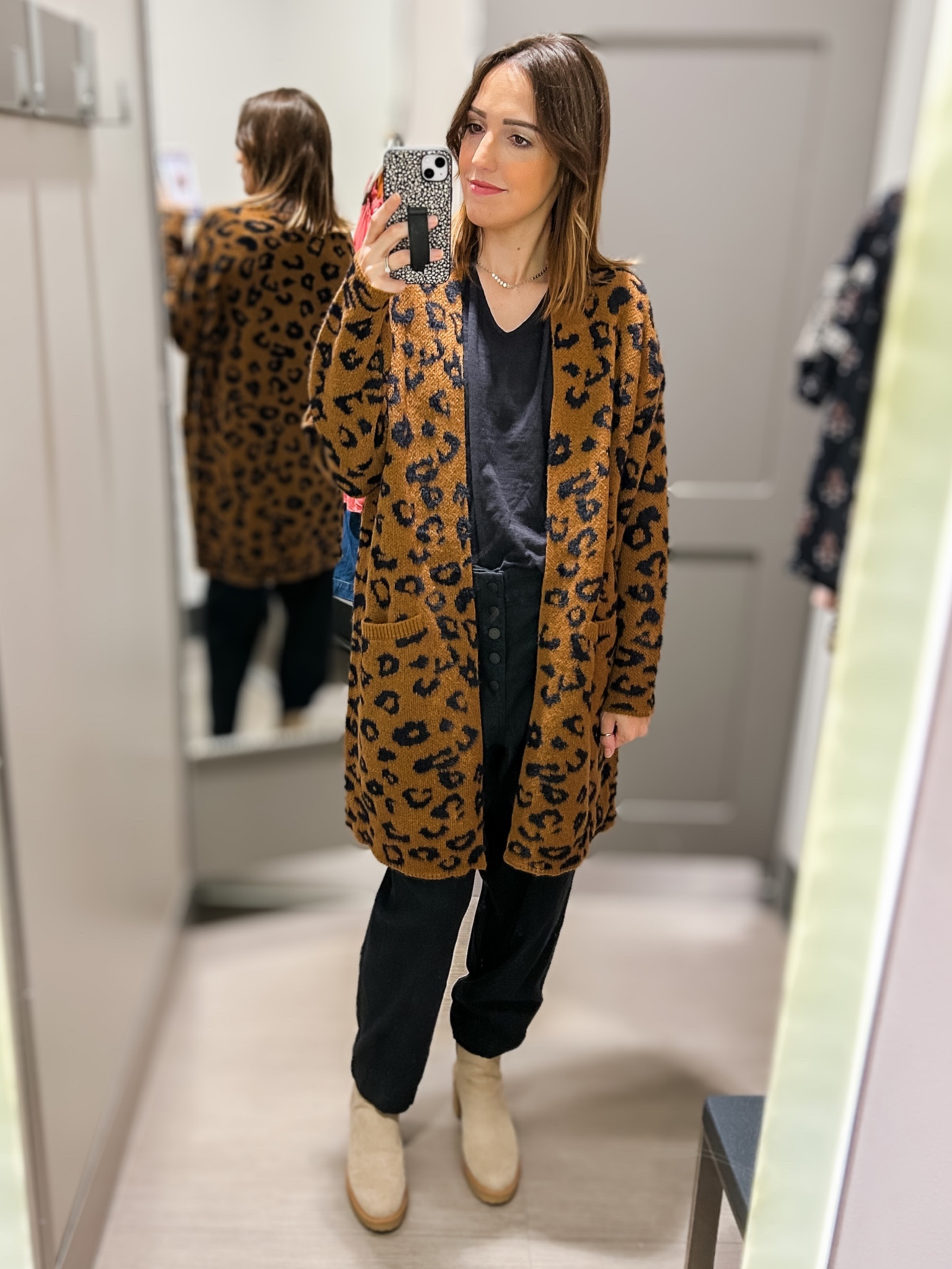 Target fall fashion
Long leopard print cardigan sweater
Black knit tank top
Black tapered pants *runs big, size down*
Chelsea booties

#LTKfindsunder50 #LTKsalealert #LTKSeasonal