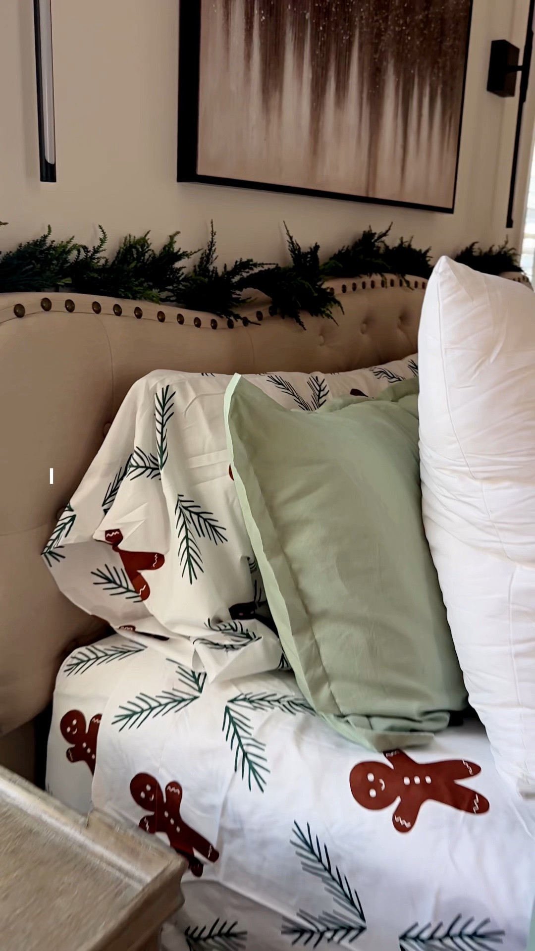 Christmas bedroom decor doesn’t have to be complicated. 🎄🤎

Sometimes all you need to do is change the bedding.

I put these gingerbread Christmas sheets on my bed and suddenly the entire room feels cozy, festive, and ready for the holidays. 🍪✨

They’re soft microfiber, have deep pockets to help keep the fitted sheet in place, and they’re wrinkle-resistant and easy to care for—which means you get the Christmas bedroom makeover without actually having to do a Christmas bedroom makeover. 😂

And now I’m wondering why I’ve never had holiday bedding before.

Would you put Christmas sheets on your bed? YES or absolutely not? 😂👇

#ChristmasDecor
#Christmas
#HolidayDecor
#ChristmasHome
#ChristmasBedding
#AD