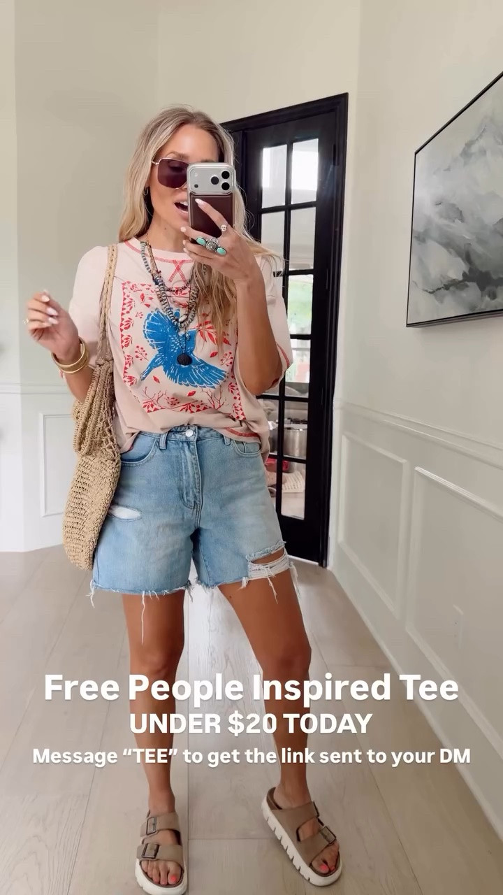 Free People Inspired Tee UNDER $20 TODAY❣️ this graphic tee has gone viral several times.

Wearing my tts (small)

5’5” // 120 ish lbs

#LTKgrwm #LTKootd #LTKSaleAlert