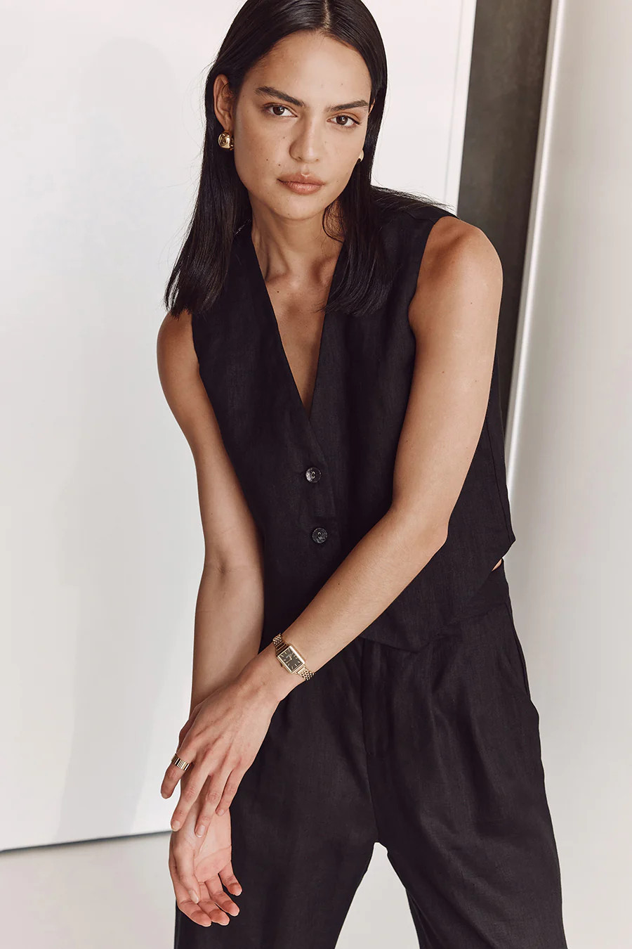 BANKS BLACK LINEN VEST | DISSH