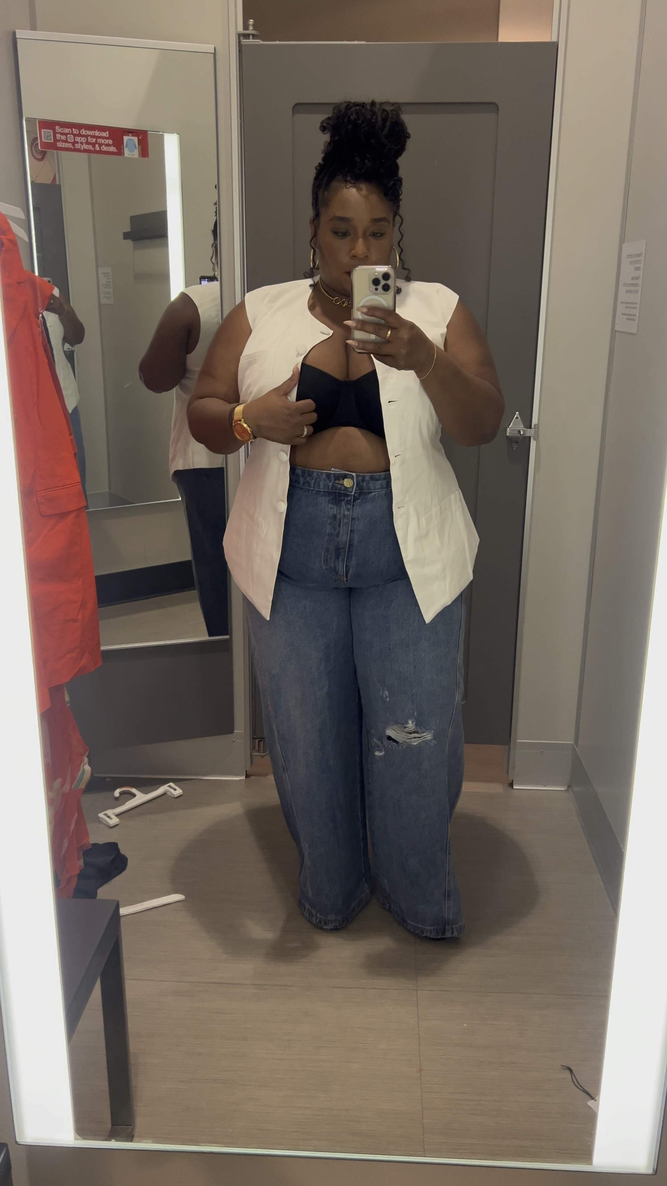 Top is a 20. I ordered a 22. Pants are a 22. These are pretty true to size and no stretch. Size up if you want a more baggy look. 