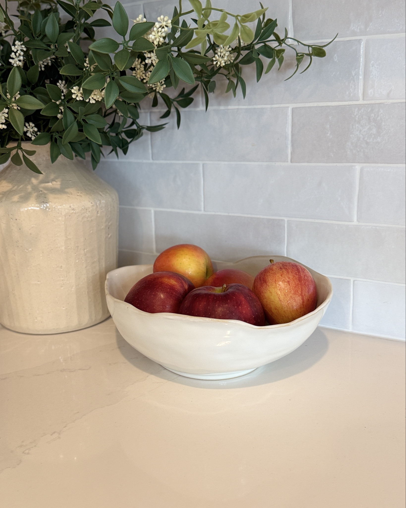 Elevate your kitchen style with these beautiful kitchen essentials. Perfect for a modern touch! #kitchendecor #AmazonFinds

#LTKdayinmylife #LTKHome