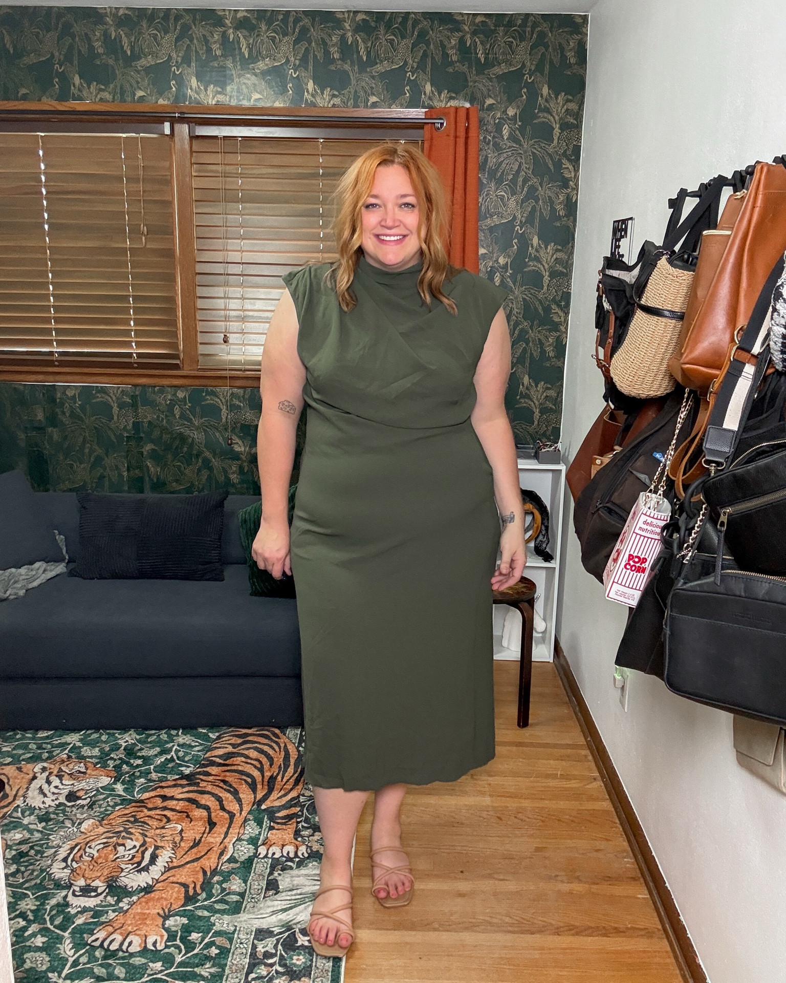 Work friendly dress for plus and mid sizes 
Wearing 3X as a US 18

#LTKWorkwear #LTKPlusSize #LTKMidsize