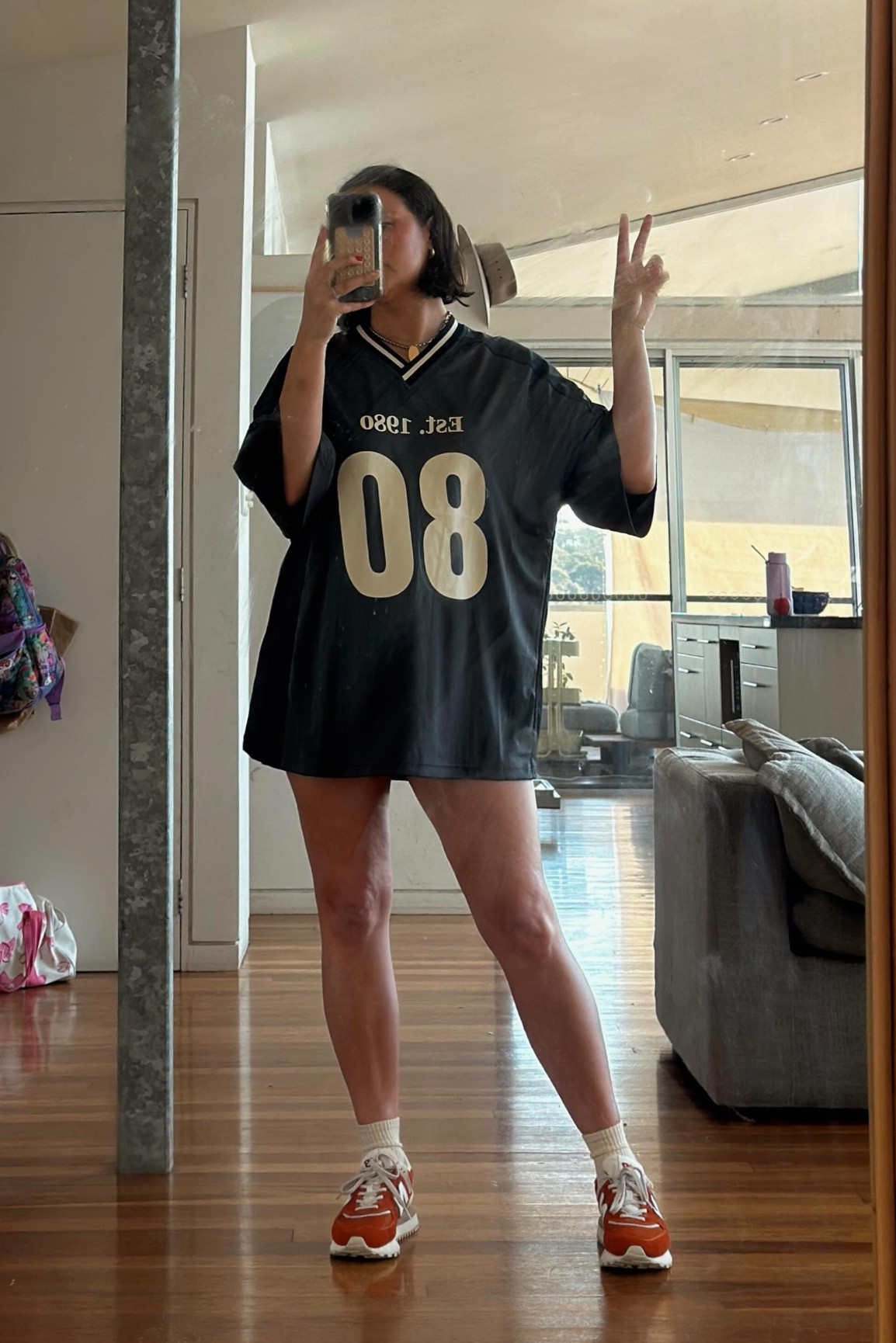 She reads a lot of sport romance … 🏑🥅⛸️

#ootd #grwm