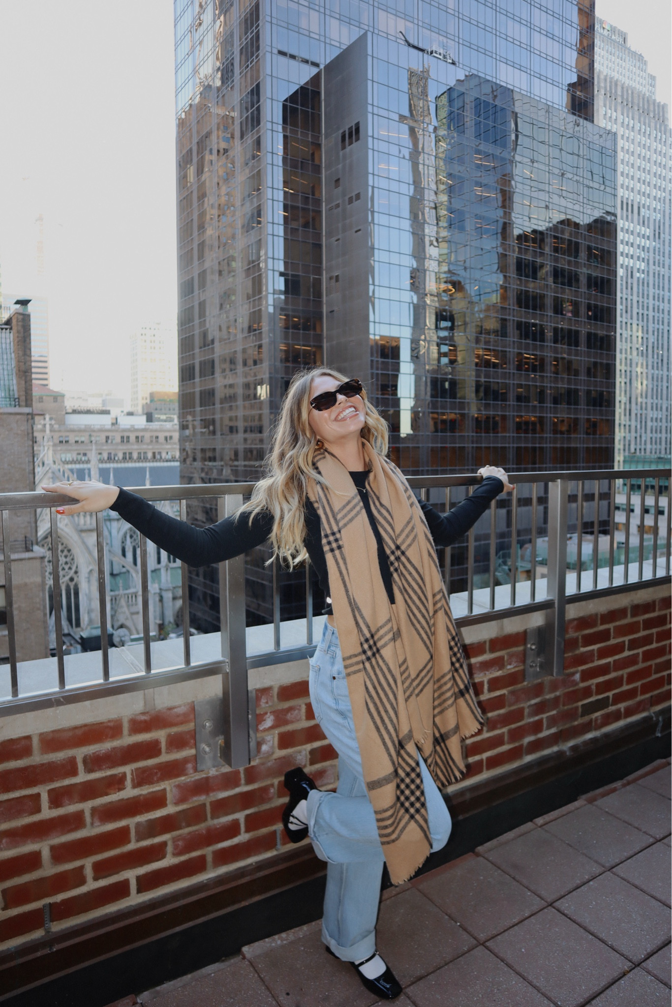 On the rooftop 🌃💫 jeans size 26

#LTKGiftGuide #LTKHoliday #LTKCyberWeek