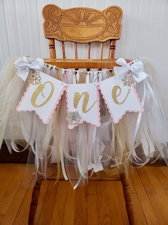 Winter Onederland High Chair Banner in White Gold Silver and - Etsy | Etsy (US)