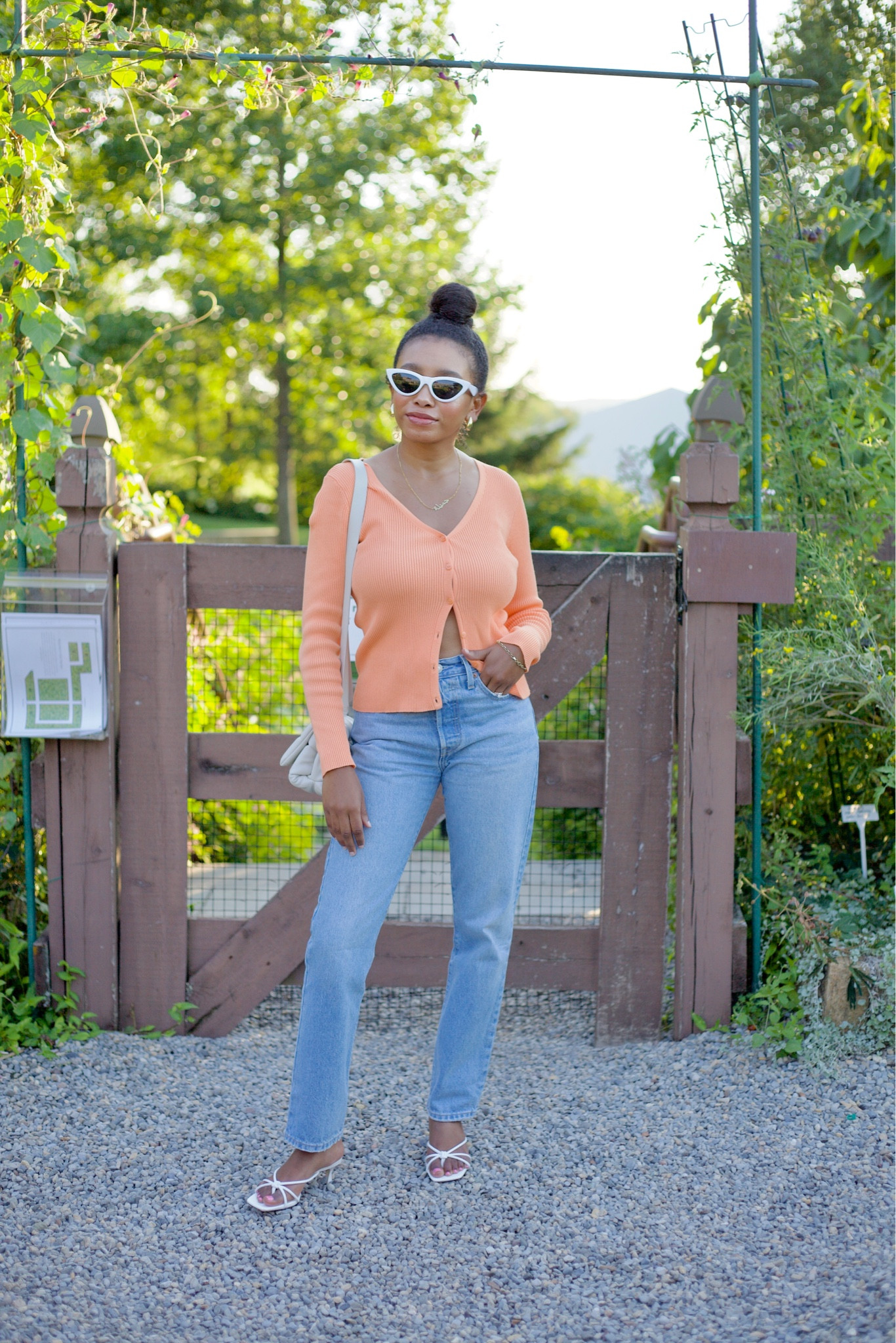 JEANS: true to size (size 25)