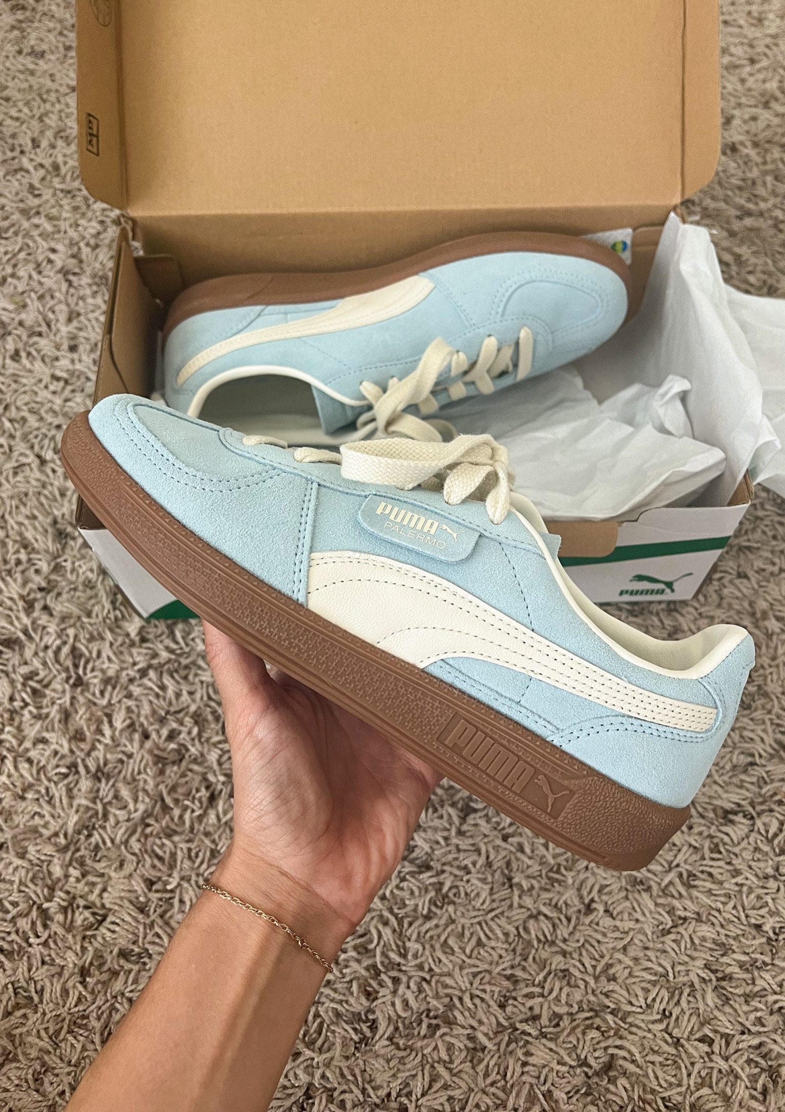 Puma Palermo sneakers. I sizes down 1/2 & they fit perfect. 


Fall sneakers, fall shoes, women’s sneakers, baby blue sneakers 