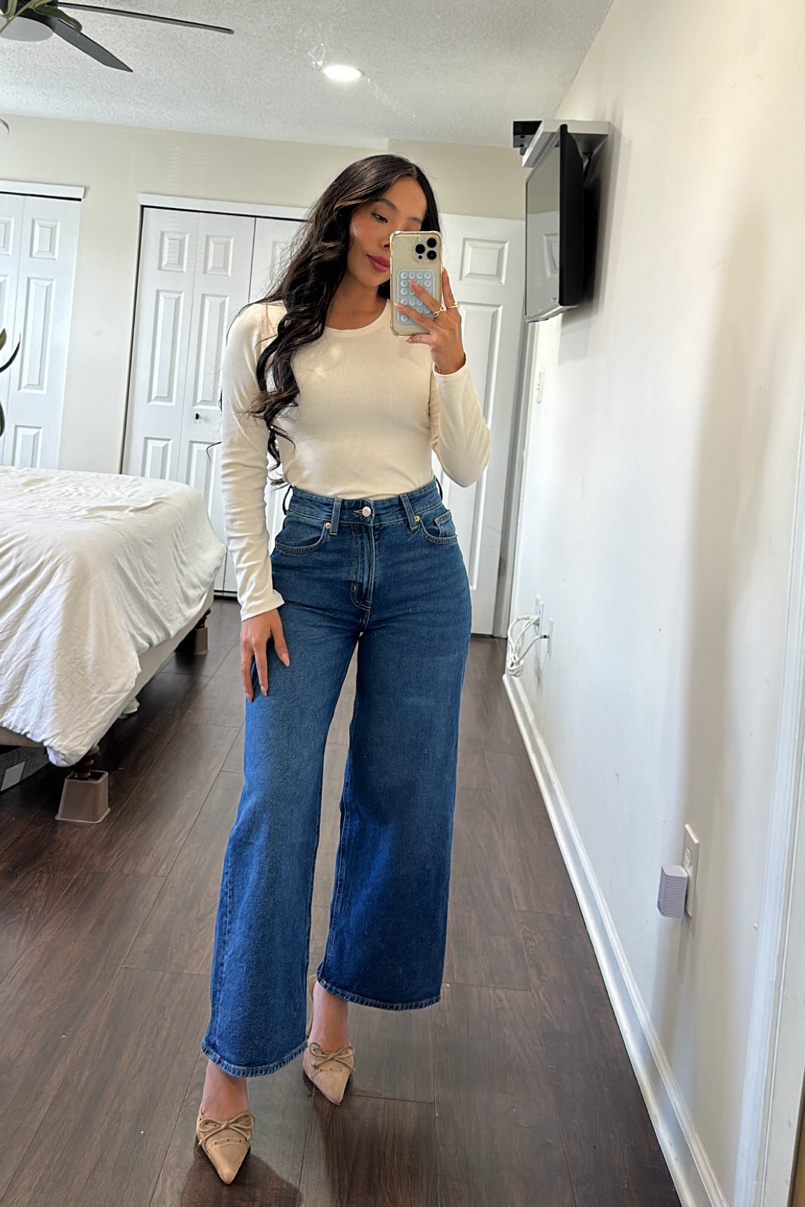 H&M denim petite friendly 
Sizing info ⬇️ 
Size 2 

#LTKWorkwear #LTKStyleTip #LTKFindsUnder50