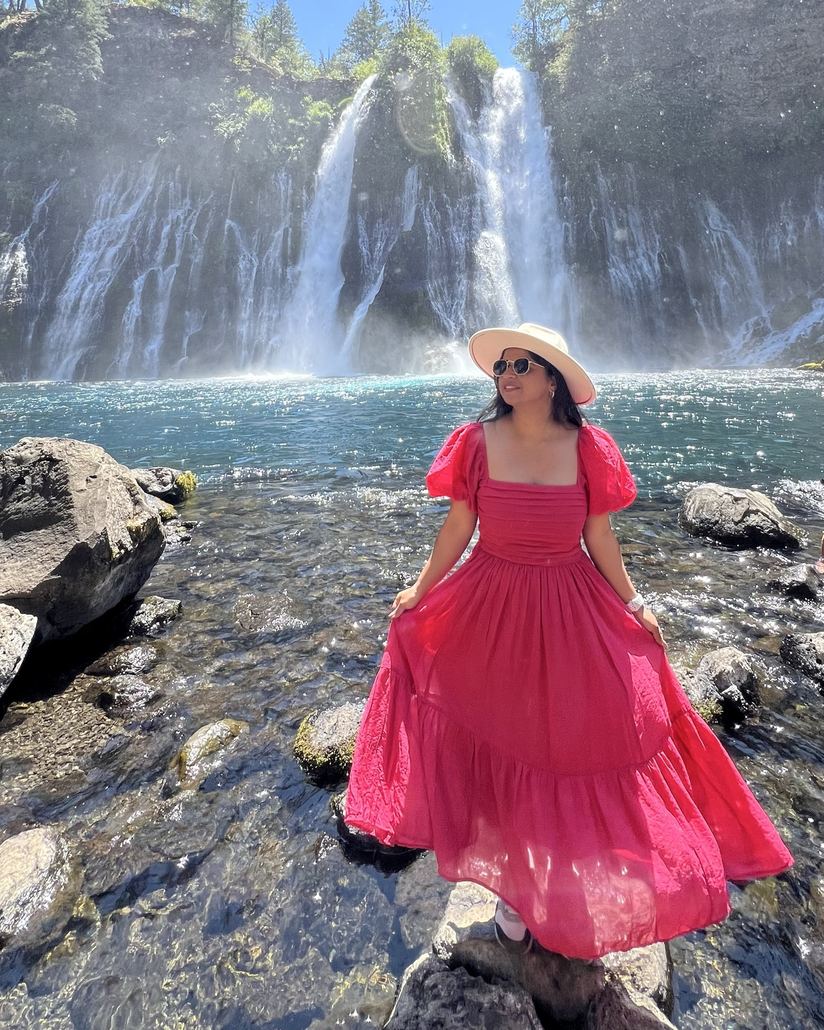 This poplin midi dress is such an easy summer staple 🤍
Loving the puff sleeves, flowy fit, and breathable fabric — perfect for vacations, brunch dates, and warm-weather days.
Styled it effortlessly and linked my exact dress on LTK for easy shopping.

✨ The A&F Emerson Poplin Puff Sleeve Midi Dress

#LTKootd #LTKValentine #LTKBeauty