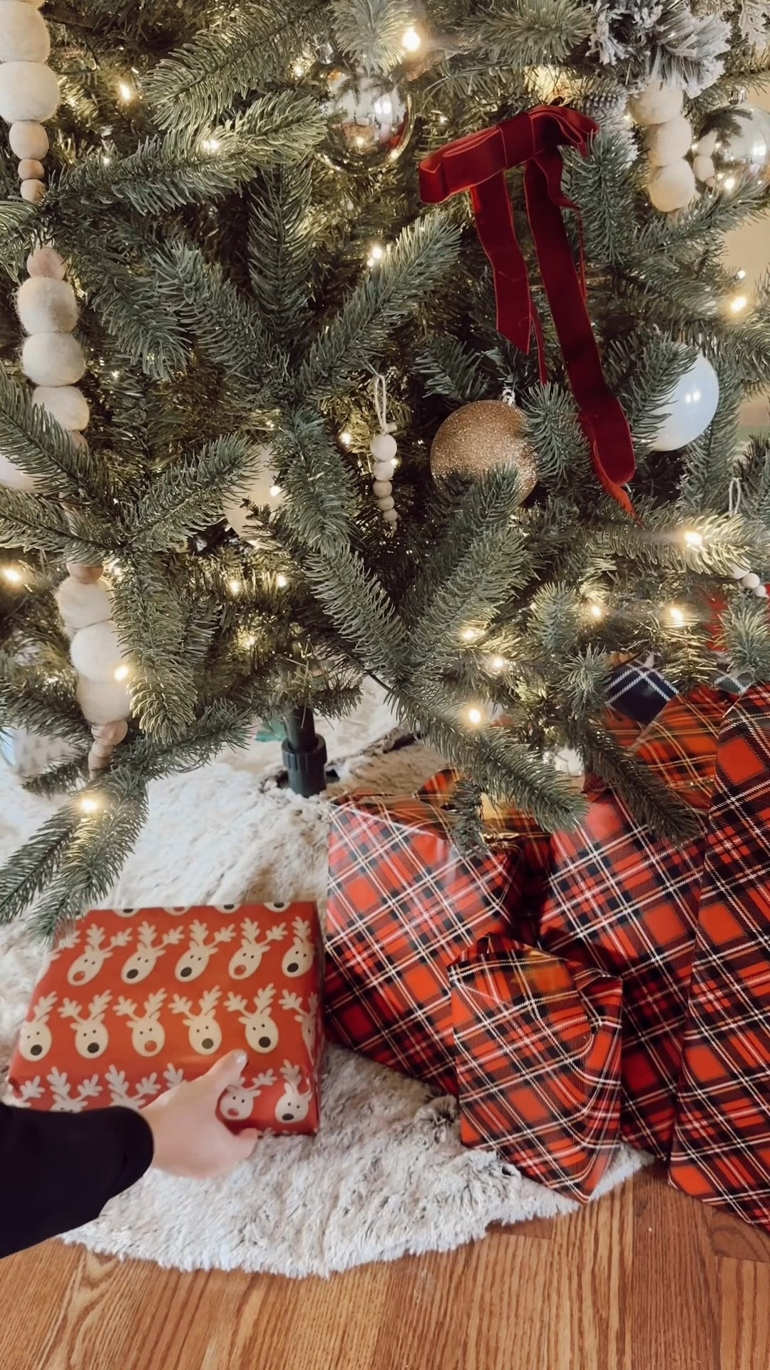 Christmas Gift Wrapping and Gift Wrapping Organization 🎄✨🎁

#LTKmomlife #LTKHome #LTKHoliday