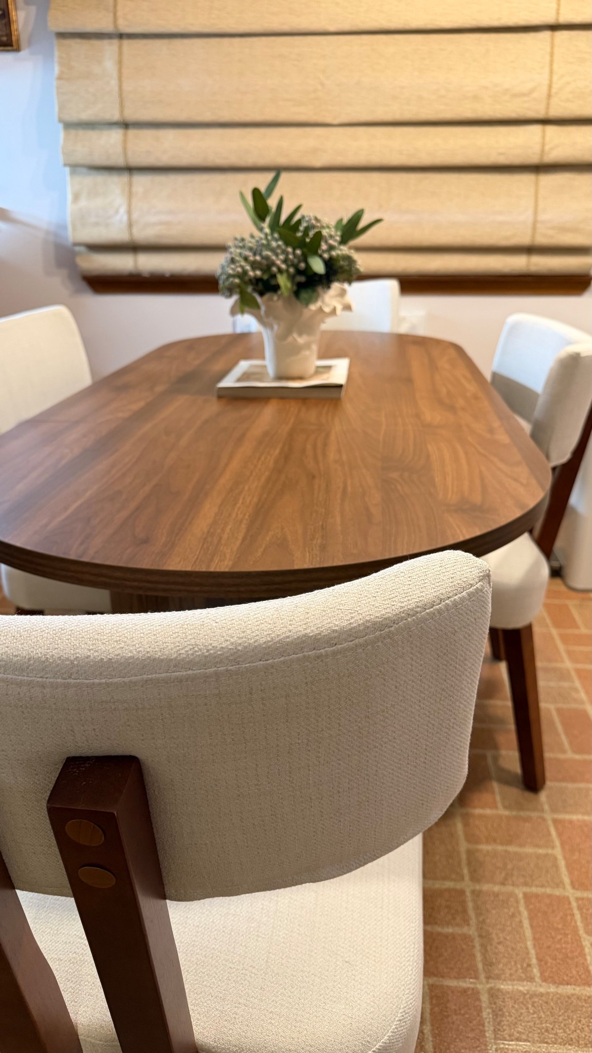 Wao! This apartment has everything. Todo es posible si usas el espacio a tu favor para crear lo necesario y lo más funcional. En espacios pequeños evito las puntas, mesas de cristal y siempre uso madera, plantas y alfombra. Entre otras cosas 🤩 para más ideas puedes ver el vídeo completo en mi canal de YouTube ✨
.


#LTKHome #LTKSeasonal