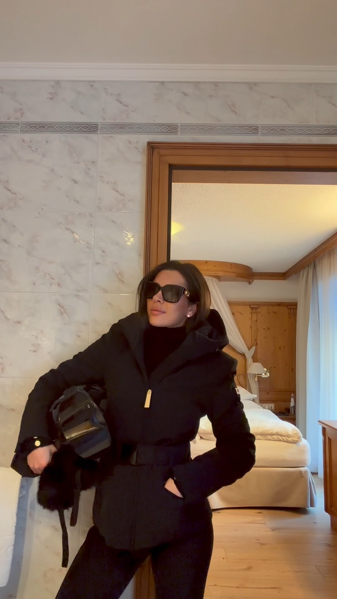 Black Ski outfit Idea

#LTKuk #LTKtravel #LTKwinter