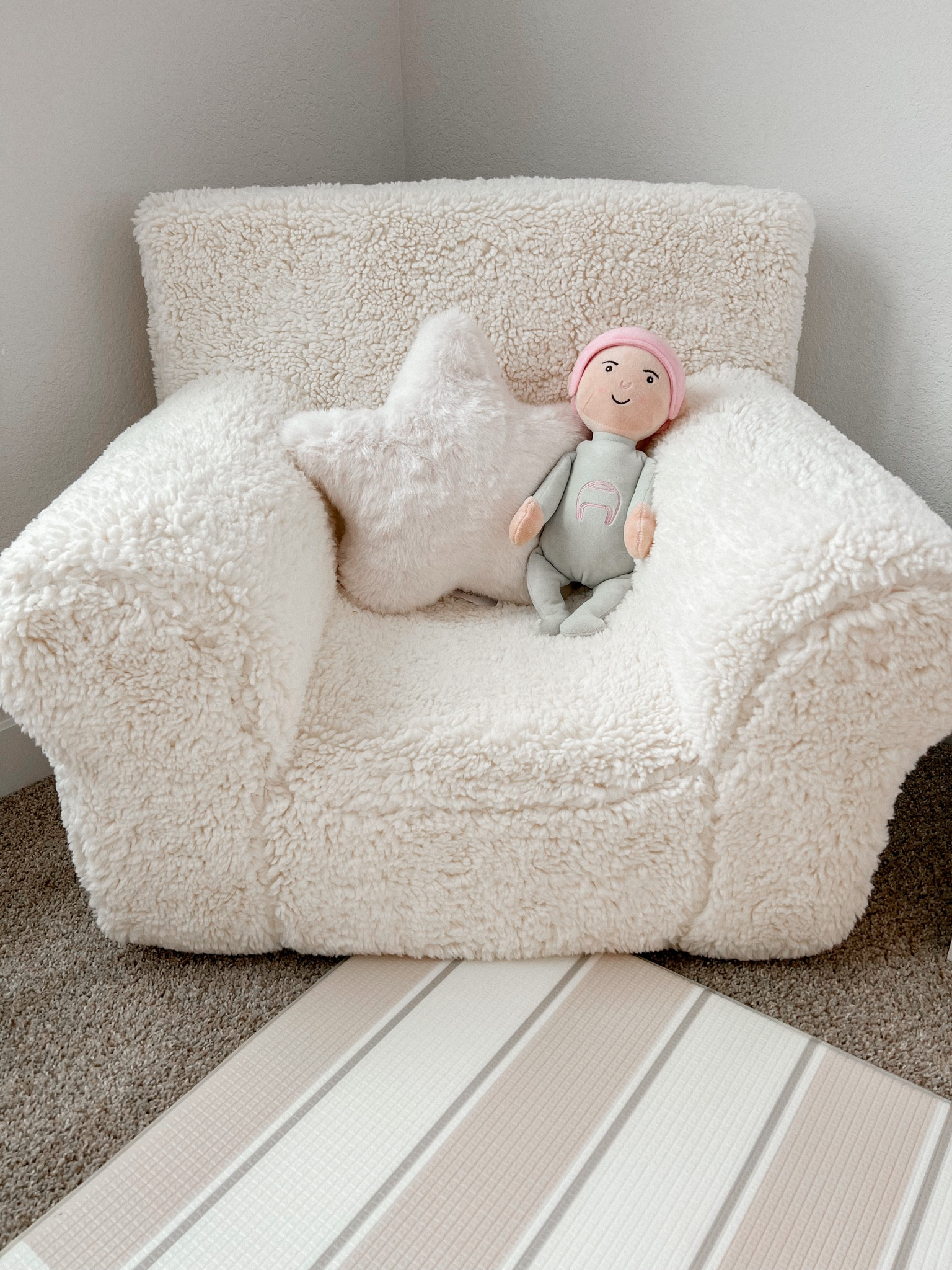 Pottery barn baby discount chair