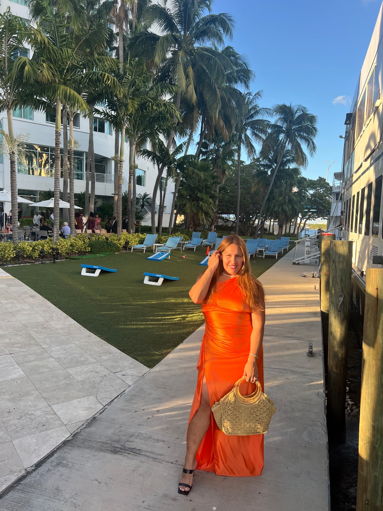 Sunshine 

#LTKMidsize #LTKootd #LTKdayinmylife