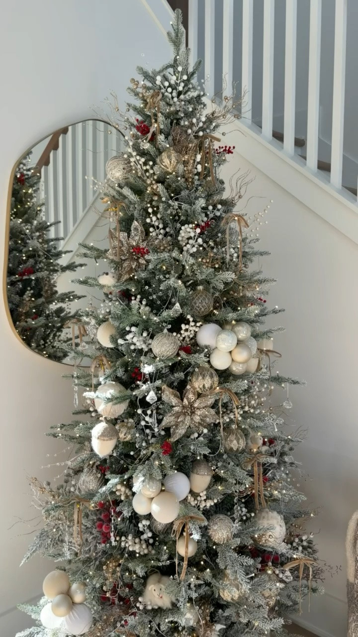 Viral Home Depot tree is back