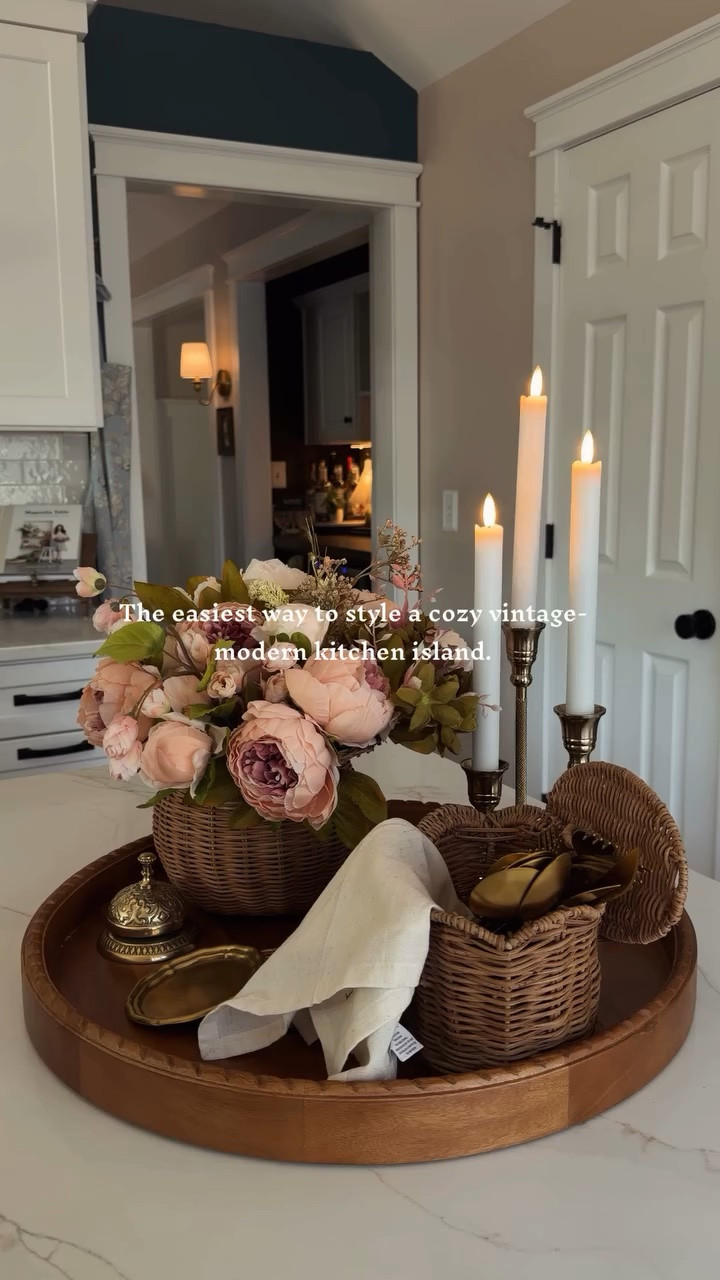 The easiest way to style a cozy vintage-modern kitchen island.

Step 1: Use a tray to create structure
Step 2: Blend brass, wood, and texture
Step 3: Keep one piece tall and one simple
Step 4: Add something that feels inviting
Step 5: Let the space tell the story

Save this for later 🥰

#cozyvibes #cozykitchen #cozy #homedecor #vintagemodern