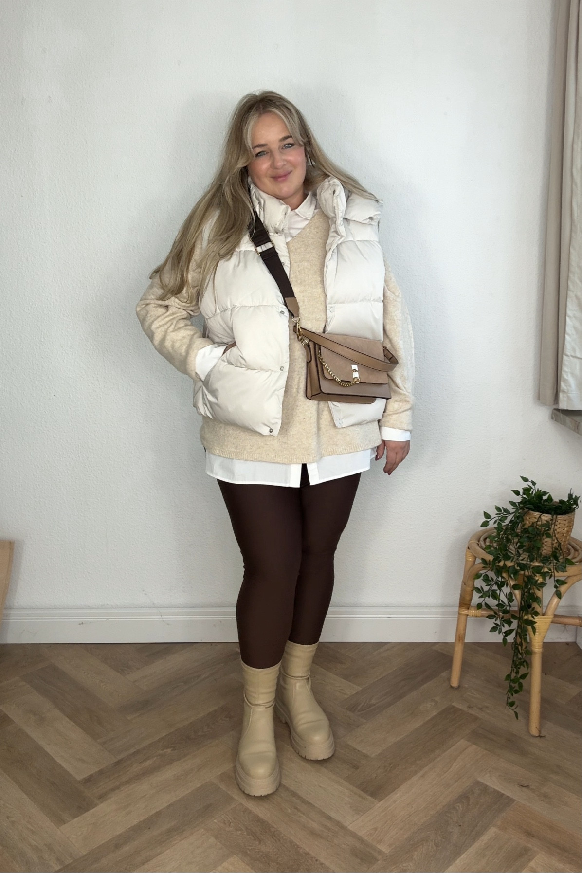 Cozy Look 🧸

Leggings: von Maya Freya 
Tasche: Primark

#herbstoutfit #autumlook #stiefel #braun #beige #plussizefashion

#LTKeurope #LTKcurves #LTKstyletip