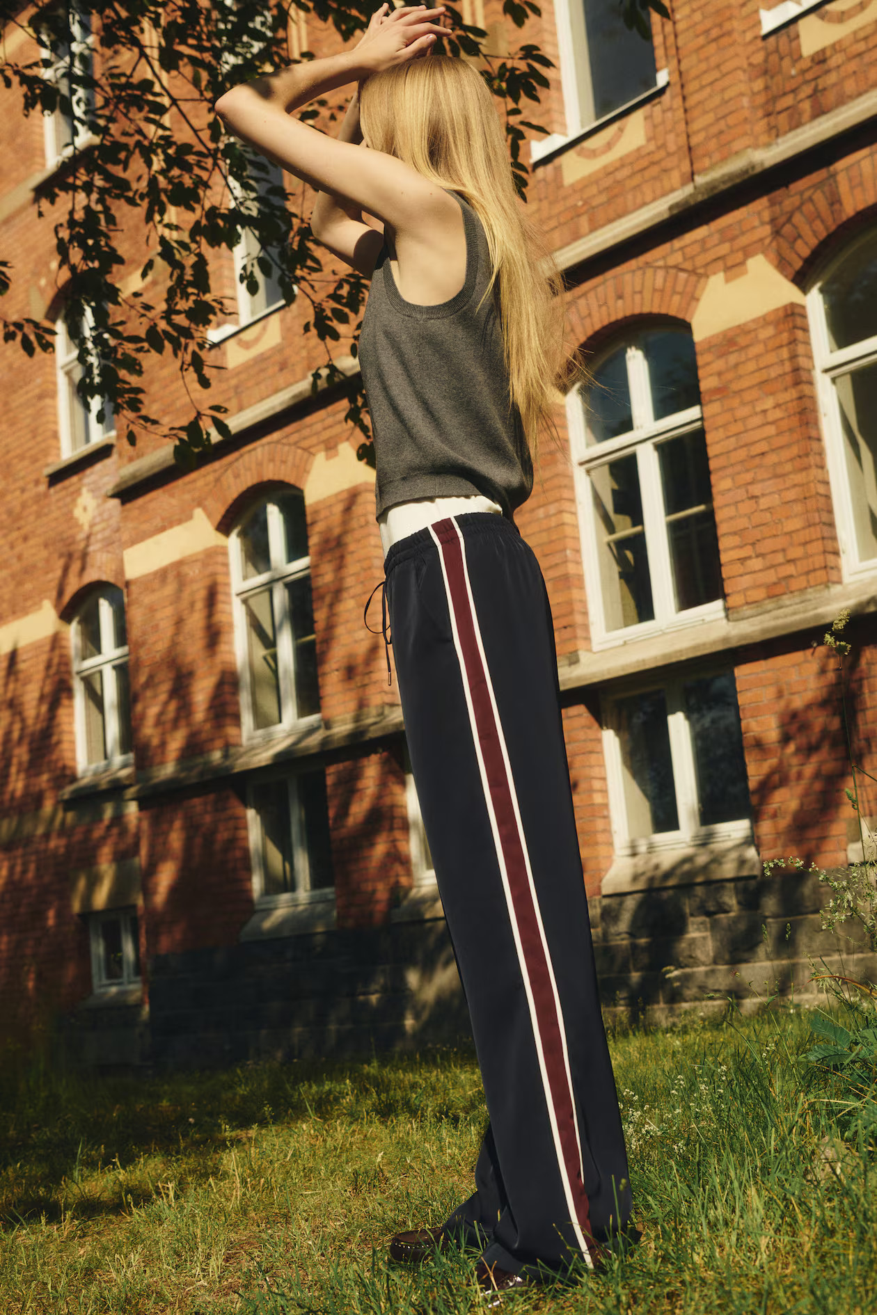 Side-striped track pants - Navy blue/Colour block - Ladies | H&M GB | H&M (UK, MY, IN, SG, PH, TW, HK)