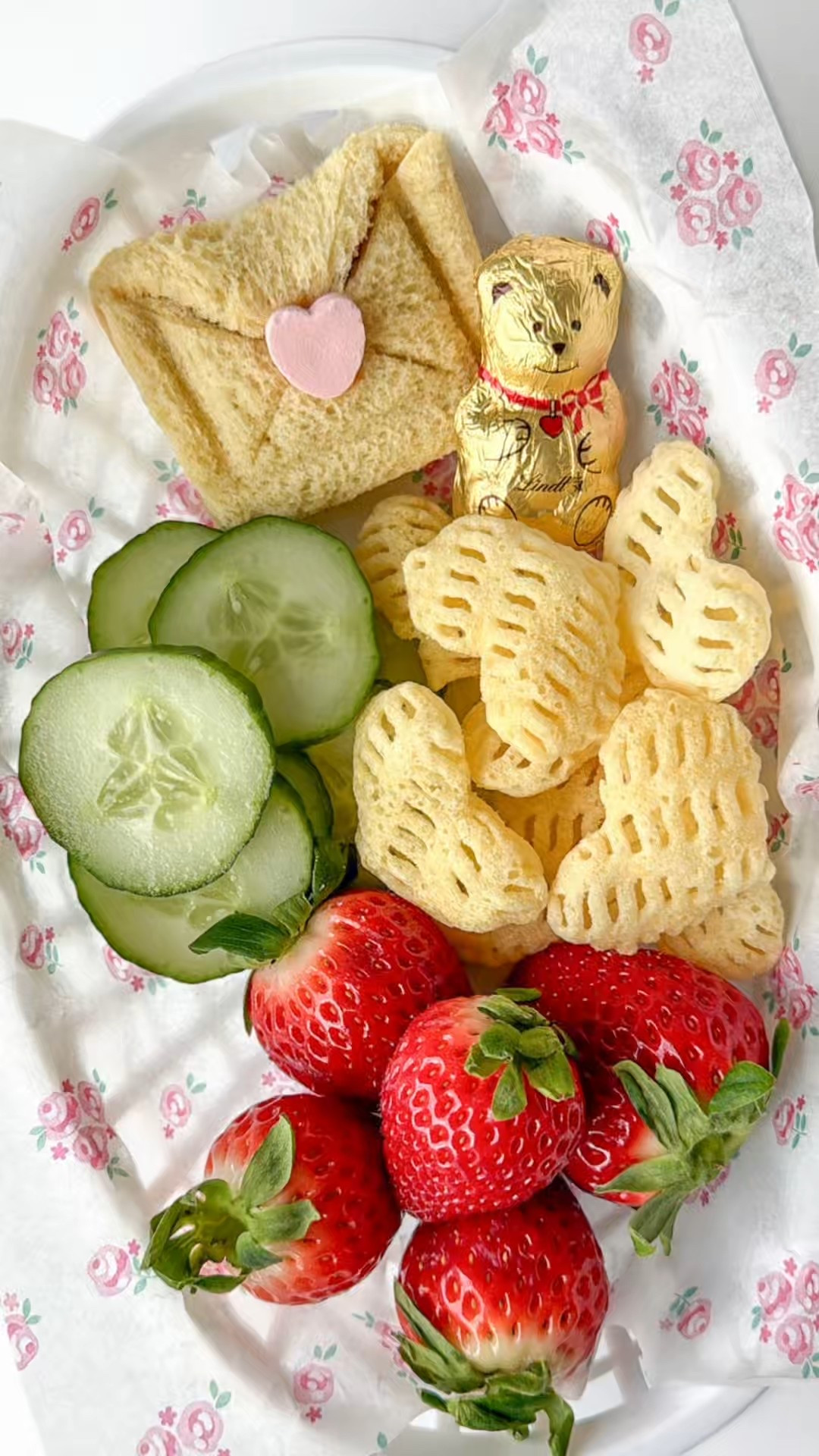 Easy Valentine lunch idea you’ll actually make 💌
• Love note sandwich
• Simple basket + liner
• Zero stress, all the cute

#LTKfoodie #LTKmomlife #LTKKids