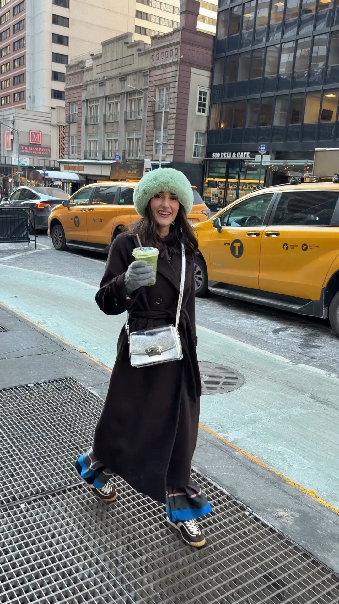 New York day 1! 💚 

#LTKHoliday #LTKdayinmylife #LTKSeasonal