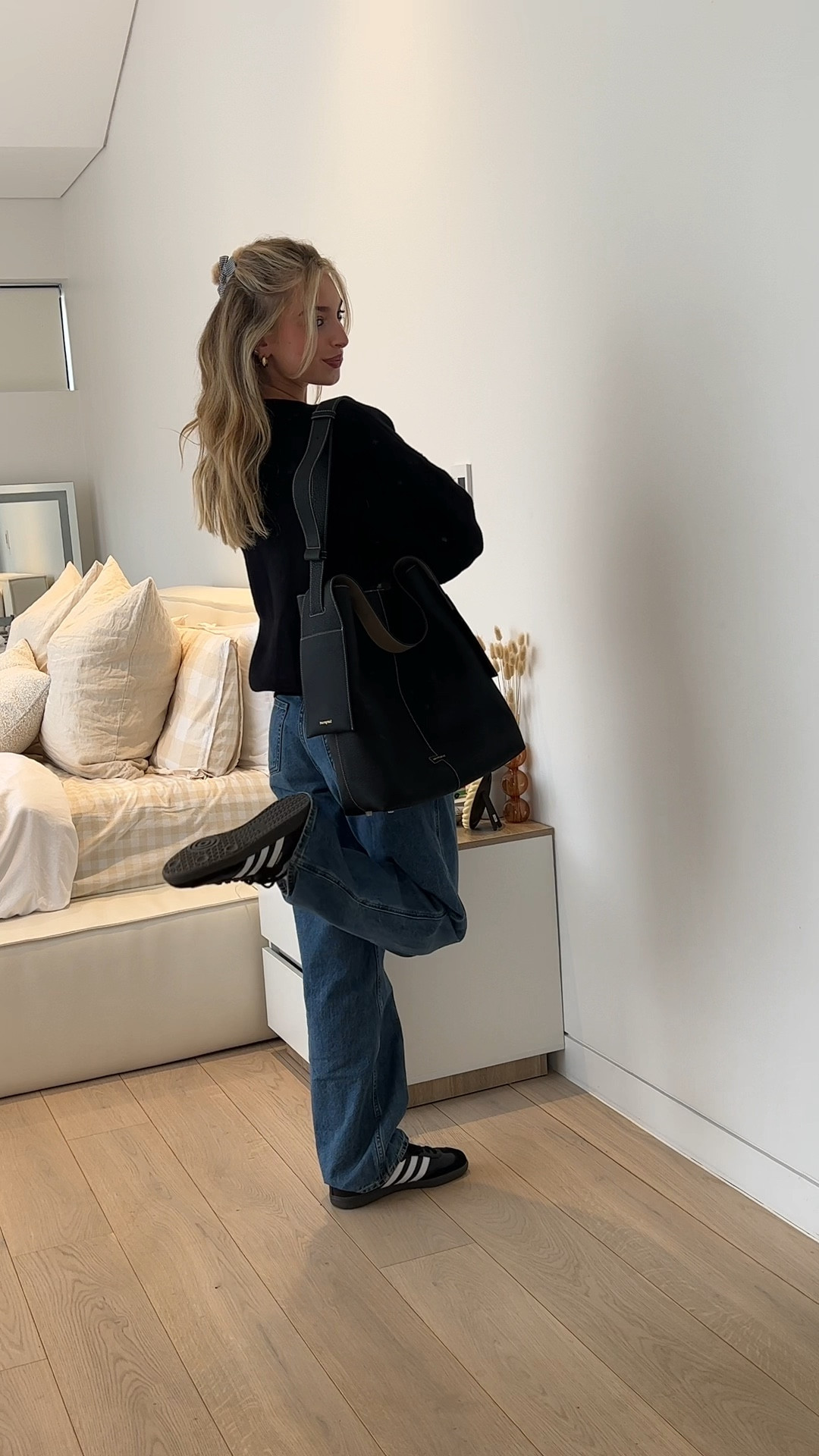 In spirit of uni going back very soon in Australia and because l've had lots of people ask me to do some uni/ college outfit inspo, here is day 1 of 7 days of uni/ college outfits coming your way⭐️

I wear a size m/L in the cardigan for a more oversized fit!🫶🏼

#LTKstyletip #LTKaustralia #LTKU