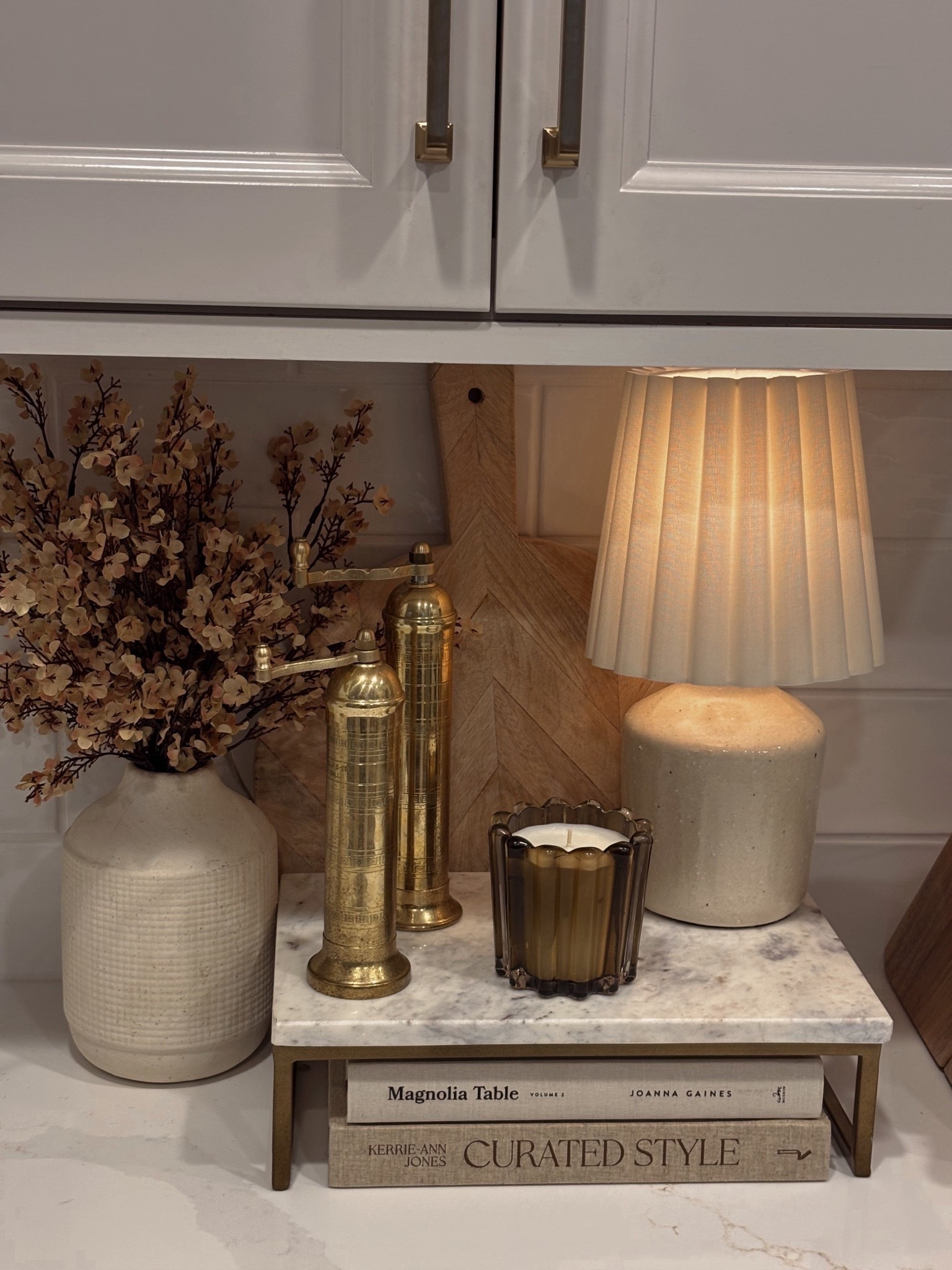 Neutral kitchen counter decor 🤎




Fall decor, home, seasonal, minimalism, neutral, kitchen, inspo, sidneymarieduke

#LTKHome #LTKSeasonal