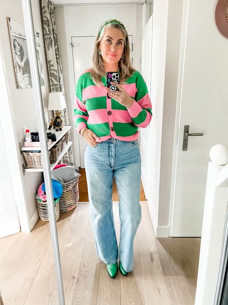 Outfits of the week 

Green and pink striped cardigan (Wibra, xl), green t-shirt with pink slogan (Wibra, L), paired with wide legged light blue jeans (Terstal, 44), a green embellished headband fit for a queen and green and metallic western boots (Sacha, tts). 



#LTKstyletip #LTKunder50 #LTKeurope