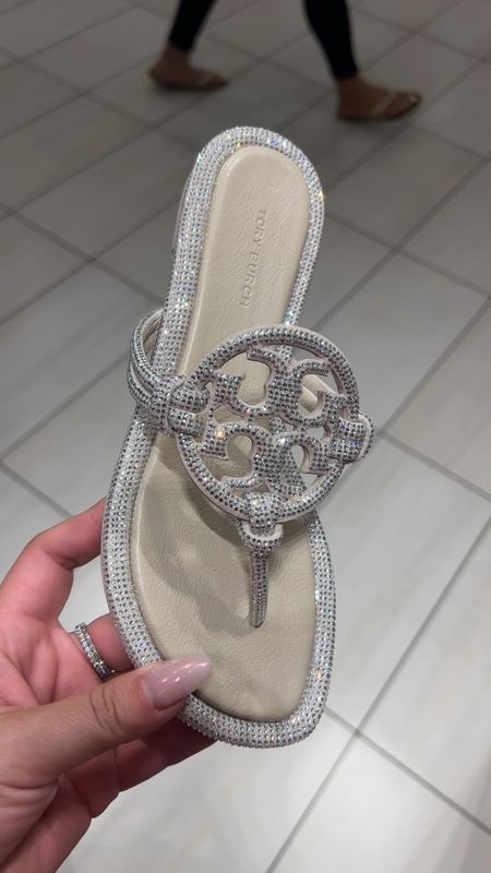 Omg you guys!!! Run and get these sparkly sandals asap!!!! I’ve never seen them do a sparkly version before and these are even better in person!!!! And they also come in a navy, black and pinkish version too!!!! So so so cute! #sandals #shoes #slides 

#LTKshoecrush #LTKVideo #LTKGiftGuide