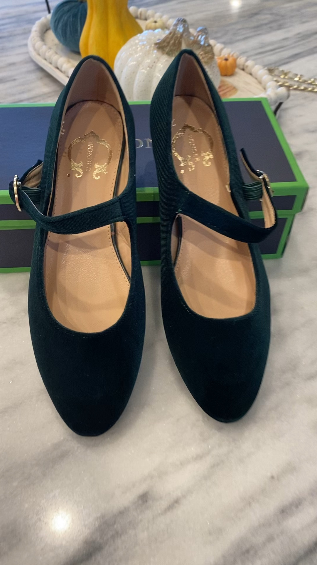 C wonder hot sale flats