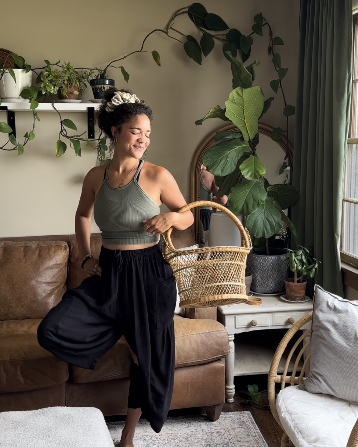 by far my most frequently asked about clothing item— these pants!!! i wear them on repeat so you see them a lot on my ig & every time I get several questions about them! in public too, everyone loves the quinn pants 🖤🦋✨

they really are so good!!! i have worn them no less than 200 times and have no plans of stopping 🌿 i get the xs 

#LTKSeasonal #LTKStyleTip #LTKFindsUnder50