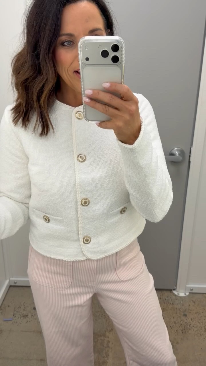 This little white tweed jacket with gold details is giving designer vibes but it’s actually Walmart 🤍 Paired it with these pink + white striped pants for the cutest classy spring outfit. So chic, so affordable

XS top and size 2 bottoms.

#ltkstyle #ltkfinds #walmartfashion #affordablefashion #springoutfit #classicstyle


#LTKOver40 #LTKmomlife #LTKPetite