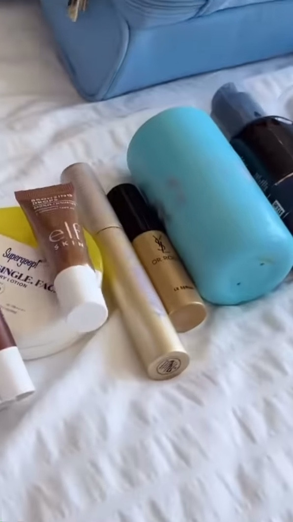 DeLayNee’s travel essentials haul 🩵 Shop her cosmetic favorites for 2025!

#LTKFindsUnder50 #LTKTravel #LTKBeauty