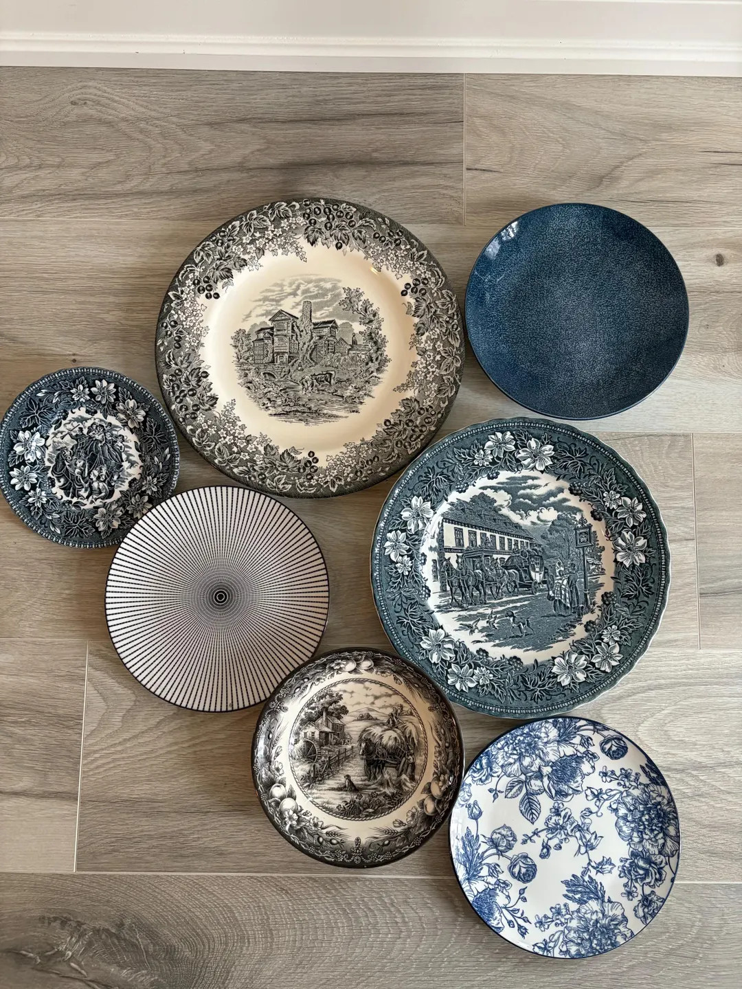 Collection of Gallery Wall Plates, Set of 7 - Etsy | Etsy (US)