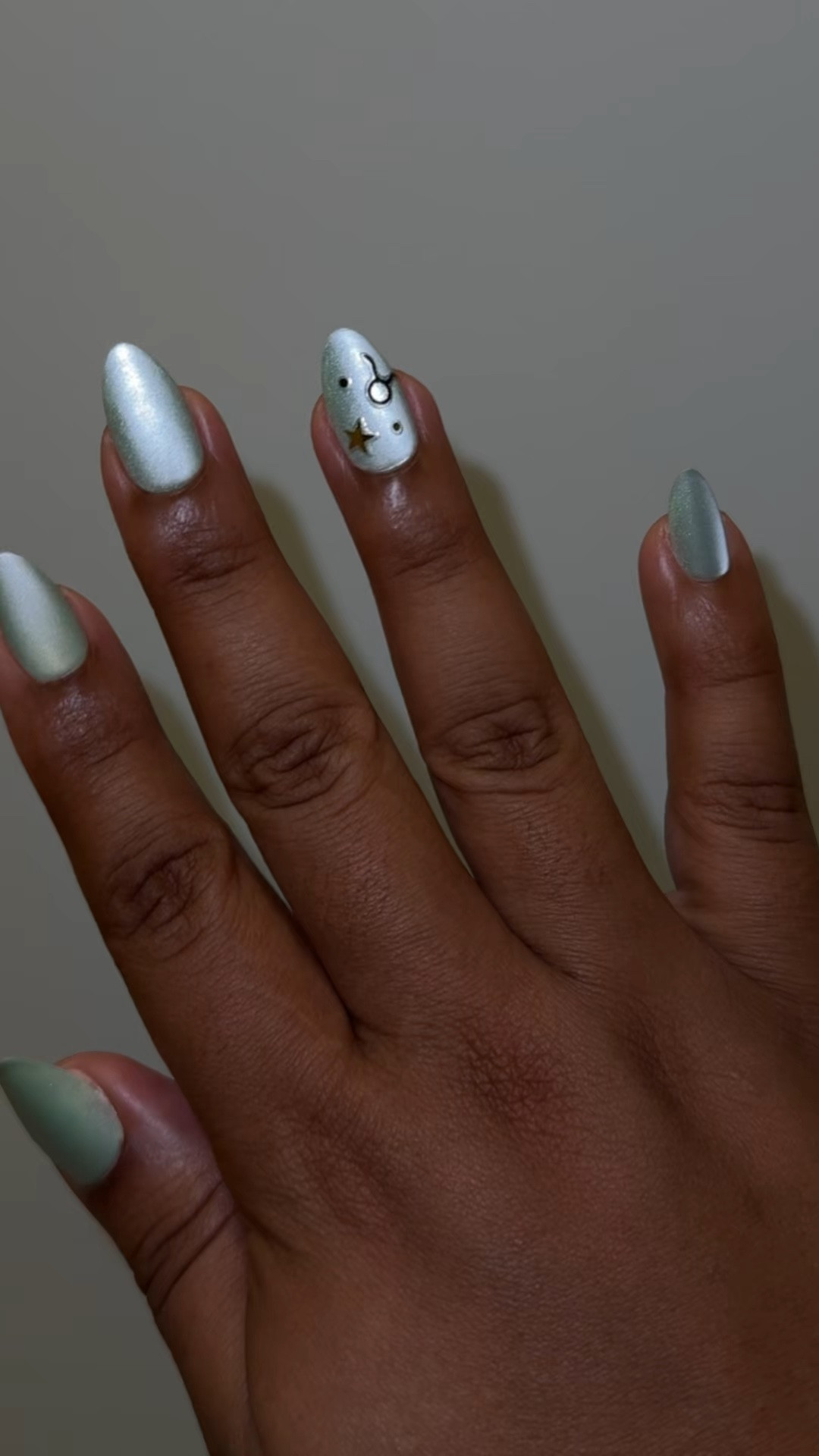Birthday nails secured ♉️✨ These OPI zodiac press-ons are actually TOO cute. They came with zodiac sign stickers and this velvet matte cat eye finish is giving luxe celestial energy 🌙💅🏽 Perfect for a Taurus birthday because of course we like our nails expensive-looking without the 3 hour salon appointment 😭

#OPINails #PressOnNails #ZodiacNails #TaurusSeason #CatEyeNails #VelvetNails #BirthdayNails #NailTok #LuxuryBeauty #PressOnNailCheck #TaurusStyle #BeautyTok #NailInspo #BirthdayGla