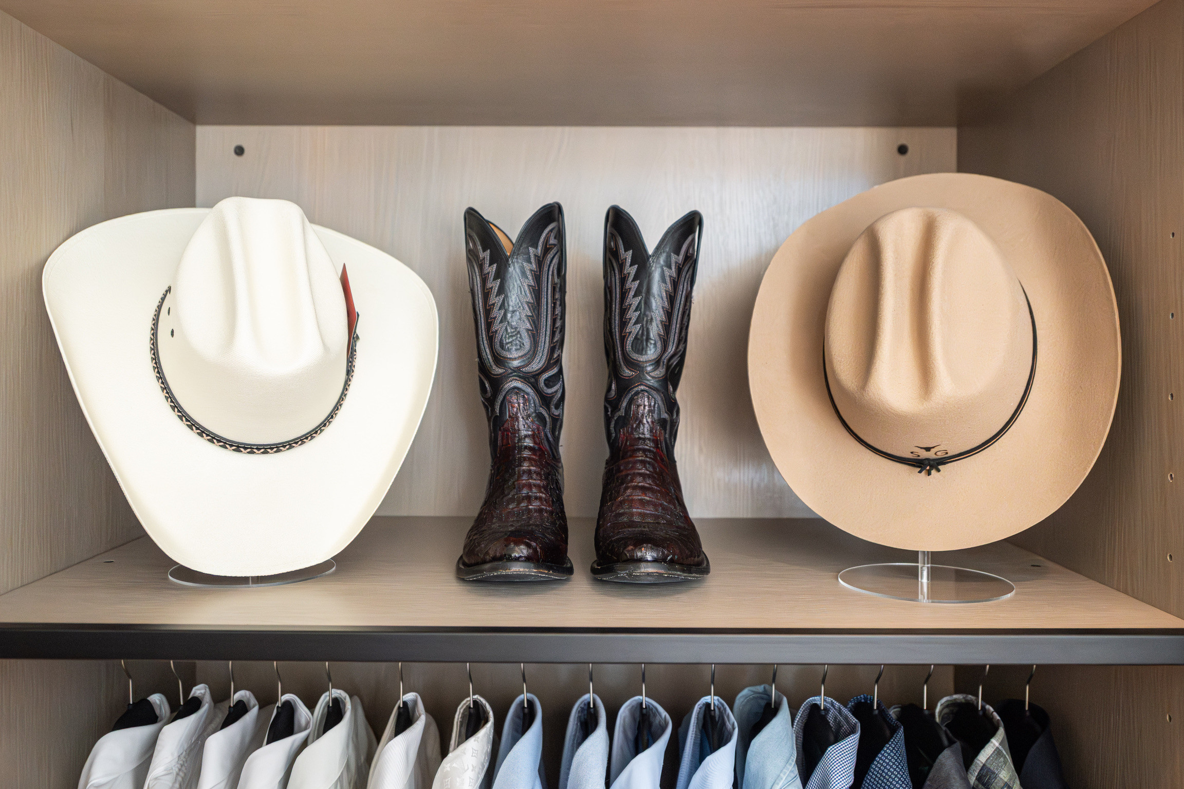 A life in constant motion demands structure that moves just as seamlessly. 

For @thesergiogarcia, the calendar is layered — tournaments, appearances, time between properties, and meaningful moments at home with his family in between. The pace is steady. The expectations high.

Home is his base. ✨

His closet was designed to reflect that rhythm — defined categories, streamlined golf attire, consolidated travel essentials, and accessories intentionally displayed. Nothing excessive. Nothing competing for attention. Every element placed with clarity and purpose.

Thoughtfully designed by the Graceful Spaces team to support performance, precision, and the quiet confidence of a space that simply works.



#sergiogarcia #closetorganization #luxuryhomes #austin #golflifestyle


#LTKMens #LTKHome