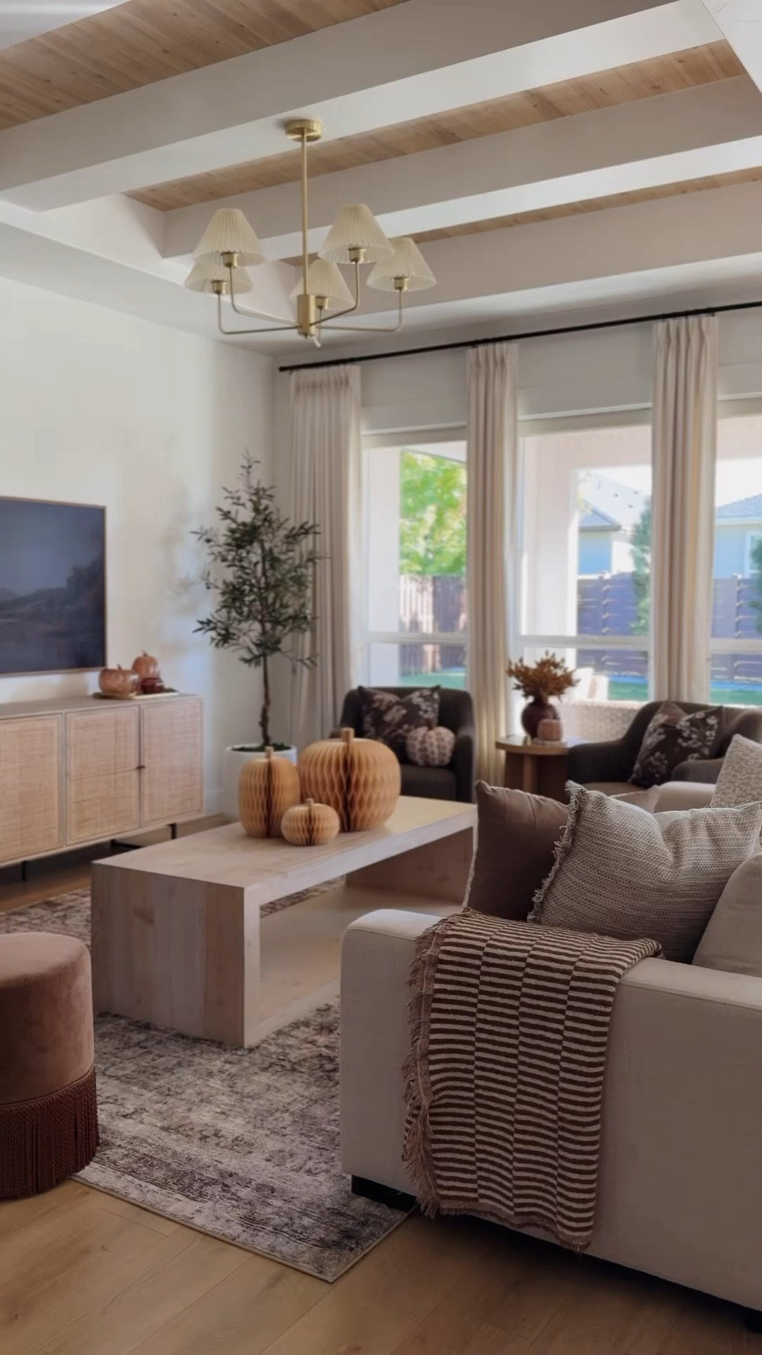 It’s officially TARGET CIRCLE WEEK! #ad

shop all of my favorite circle week deals! 7 days of BIG DEALS in store and online
30% off pillows and throws 30% off threshold bedding 20% off threshold furniture 30% off select apparel #target #targetpartner #targetcircleweek @target 

#LTKHome #LTKSeasonal #LTKSaleAlert