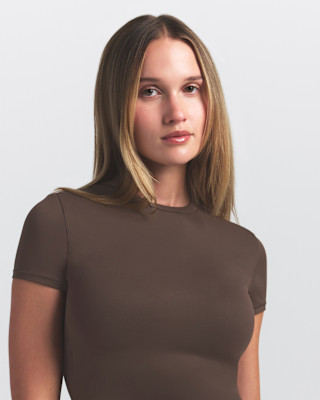 NikeSKIMS Matte Women's Padded Baby T-Shirt | Nike (US)