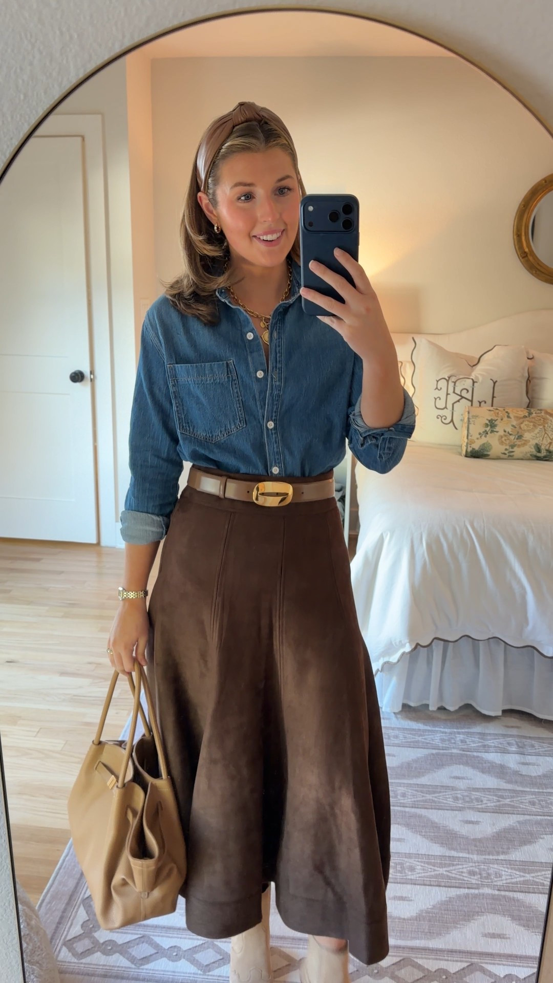 Sunday ootd! Wearing an XS in top and 4 in skirt