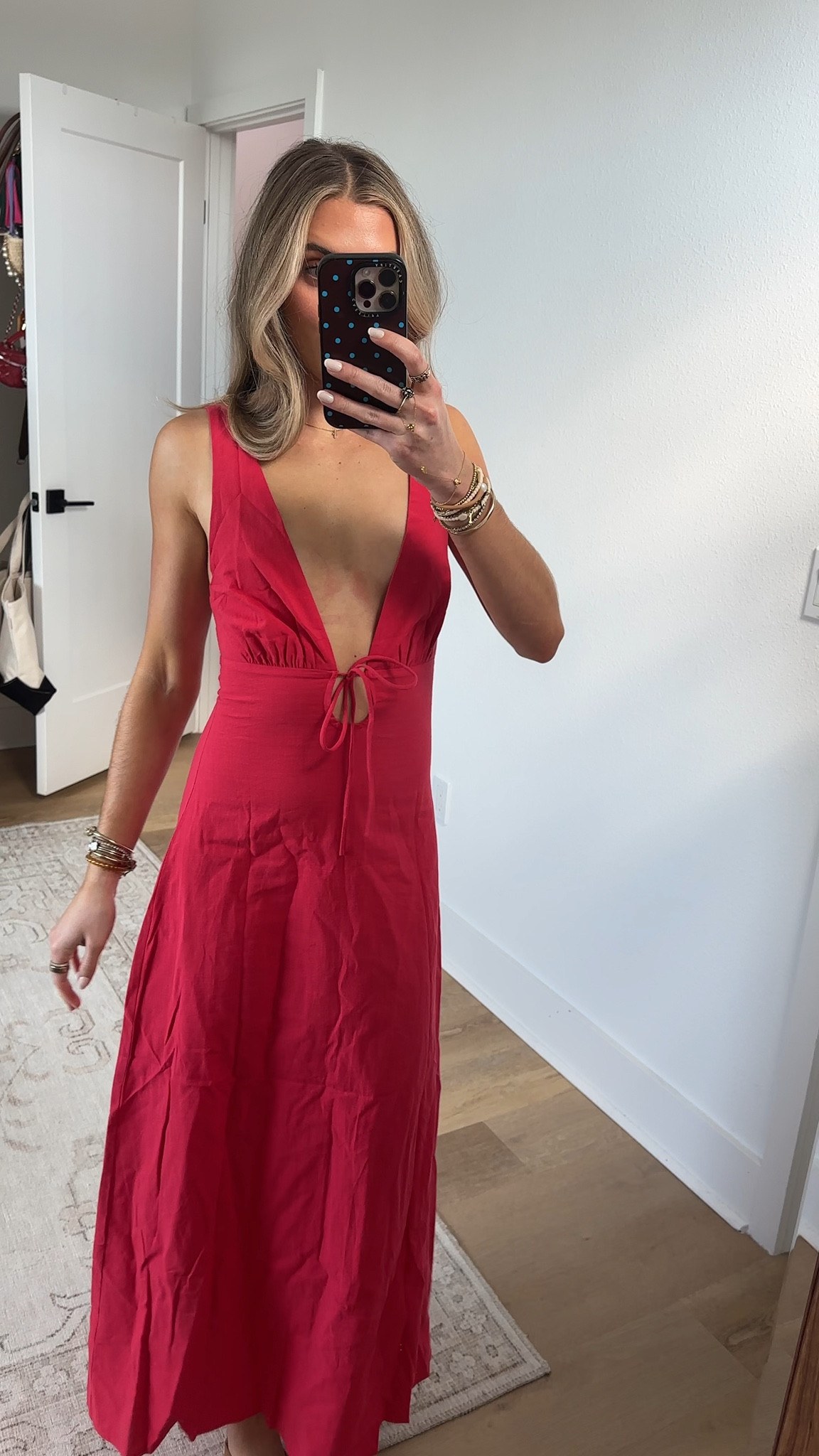 Showpo size 2. A plunging neckline and tie-front detail sculpt and flatter, while the A-line skirt brings twirl-worthy movement made for Dresses lovers. Style her sleek with evening flats and pendant necklaces for high-shine energy, or add a pop with beaded jewelry to keep the look playful yet polished.
Silvena Midi Dress - Plunge Neckline Tie Front A Line Dress In Red is your RSVP-ready favourite for date nights, parties and everything in between. The silhouette leans into layering dresses trends with ease, just add oversized sunglasses and a basket bag for day, then swap to oval sunglasses and statement pendant necklaces after dark. Bold, confident, and oh-so-flirty

#LTKSeasonal #LTKootd #LTKWedding