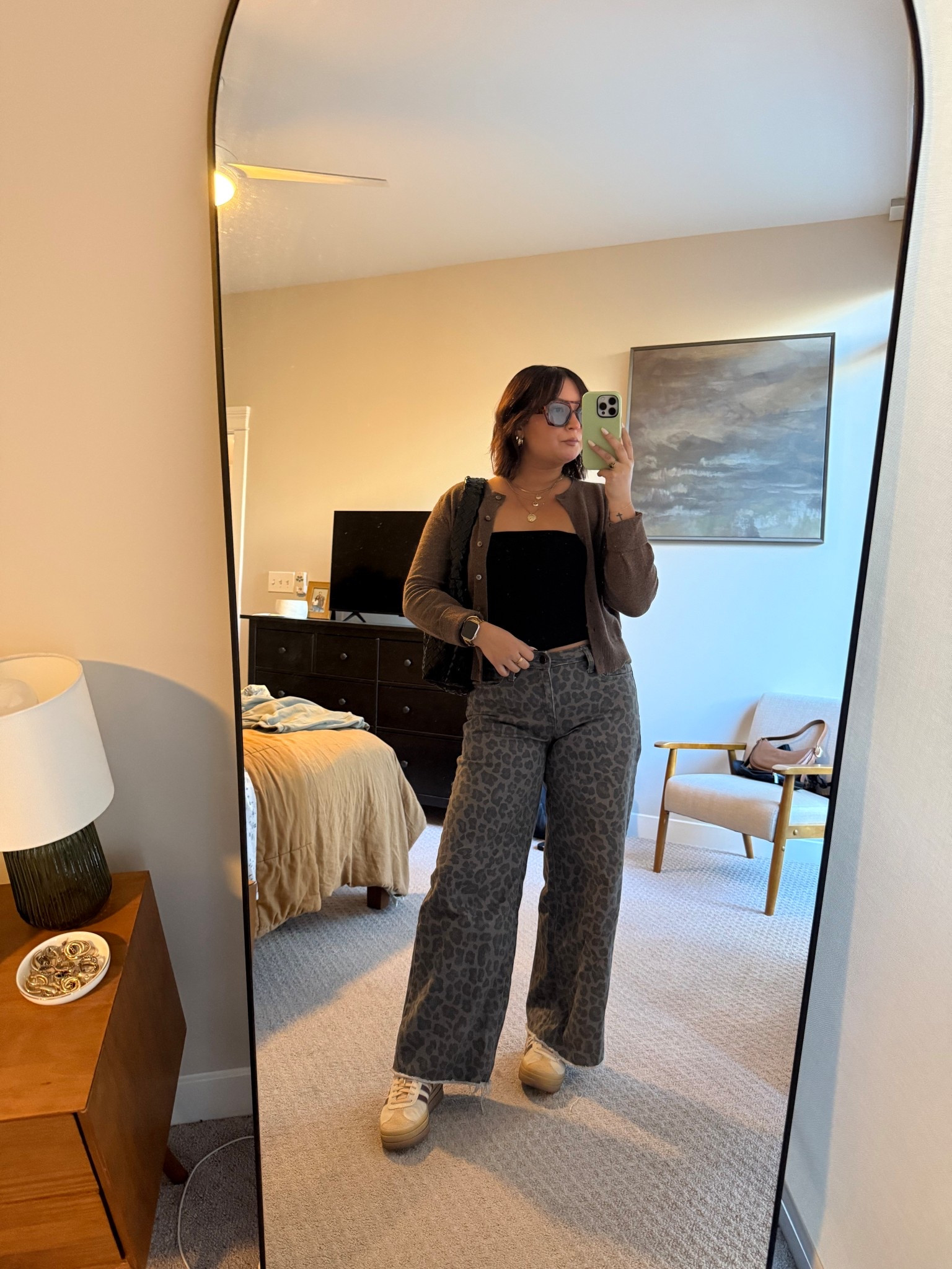 Trendy & casual outfit😋

They no longer have the cardigan in the color I’m wearing at Old Navy but I linked a similar one!

#LTKSeasonal #LTKFindsUnder100 #LTKFallSale