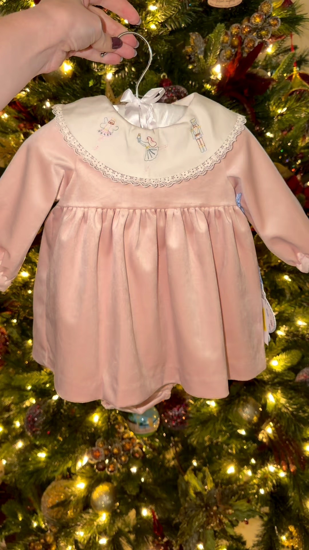 Baby holiday fashion goals #dillards #holiday #babygirl #santa

#LTKHoliday #LTKBaby #LTKFindsUnder100