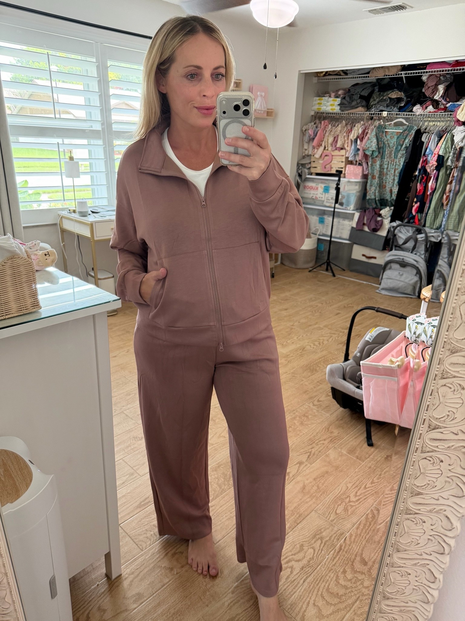 Sweatsuit

#LTKootd #LTKSeasonal #LTKMidsize
