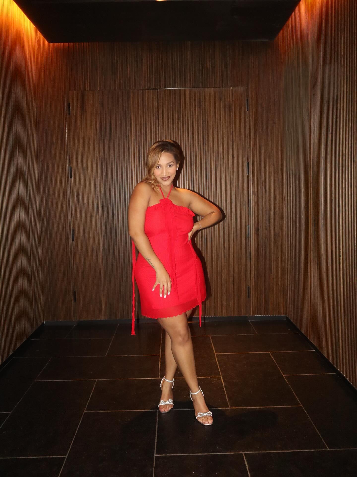 What a BEAUTIFUL night 🤎😍 
Thank you so much to @theblackbeautyclub & @sharkbeauty for such an amazing night! Omg the room was filled with so many beautiful black women, I mean every last one of them. All of us unique yet still with a similar drive and passion to simply CREATE! I’m still in awe of the connections that were made and let me just say, us black women don’t just look good…we SMELL GOOD haha (no but seriously everyone smelled so good 😂) 

This was everything I imagined when I thought of what a brand event would be plus so much more, and I can’t wait for the next one! 🫶🏽 

#atl #event #blackgirl #beauty