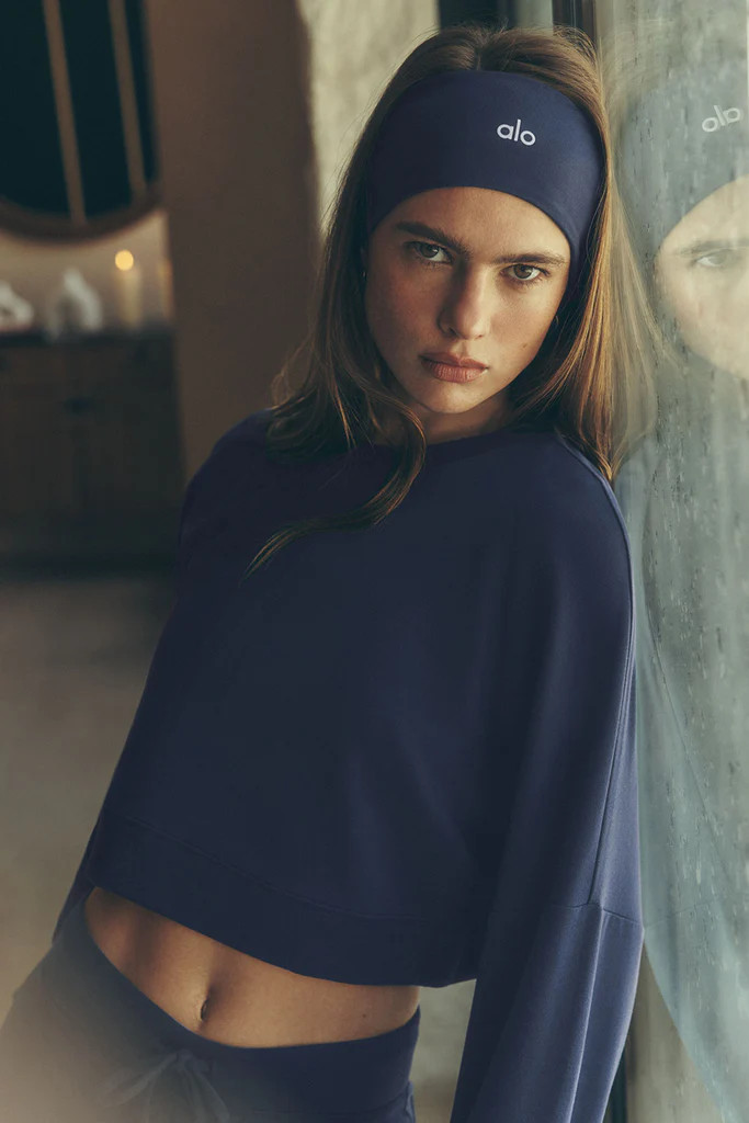Cropped Sway Crew Neck Pullover | Alo Yoga (US)