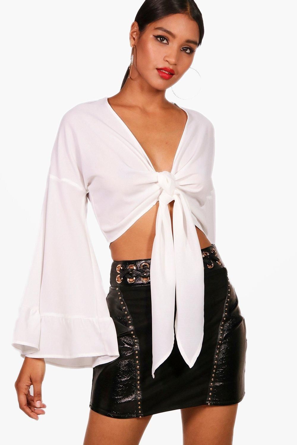 Isobel Tie front Flare Sleeve Crop | Boohoo.com (FR)