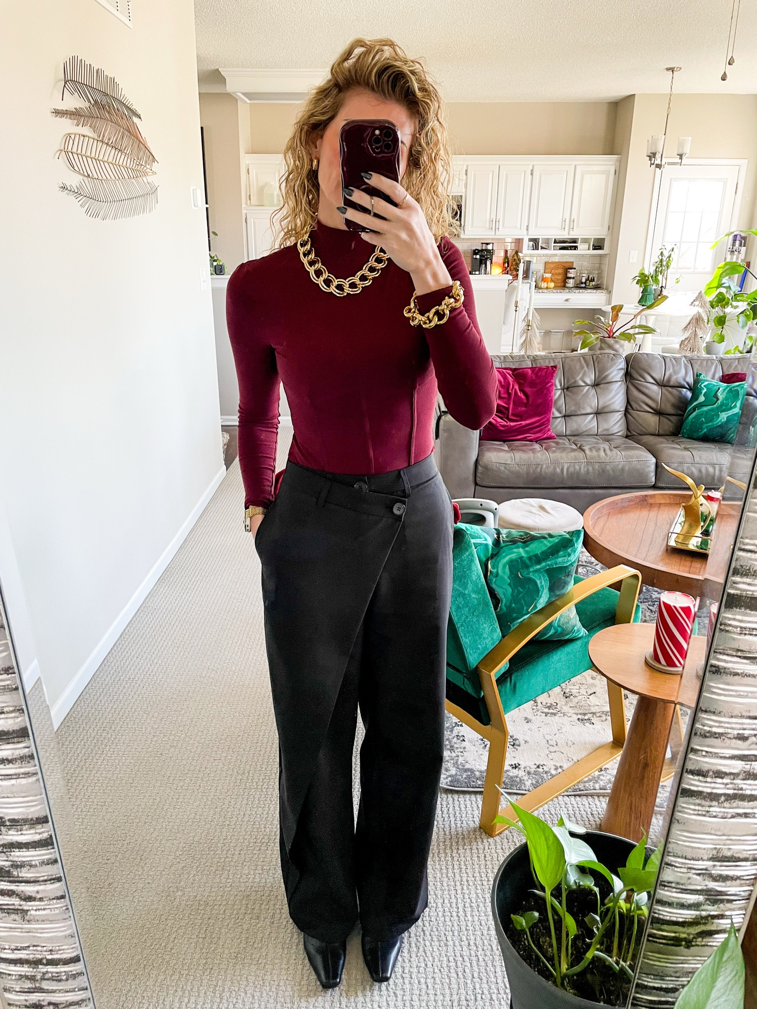 Easy, edgy holiday  

#LTKHoliday #LTKStyleTip #LTKFindsUnder50