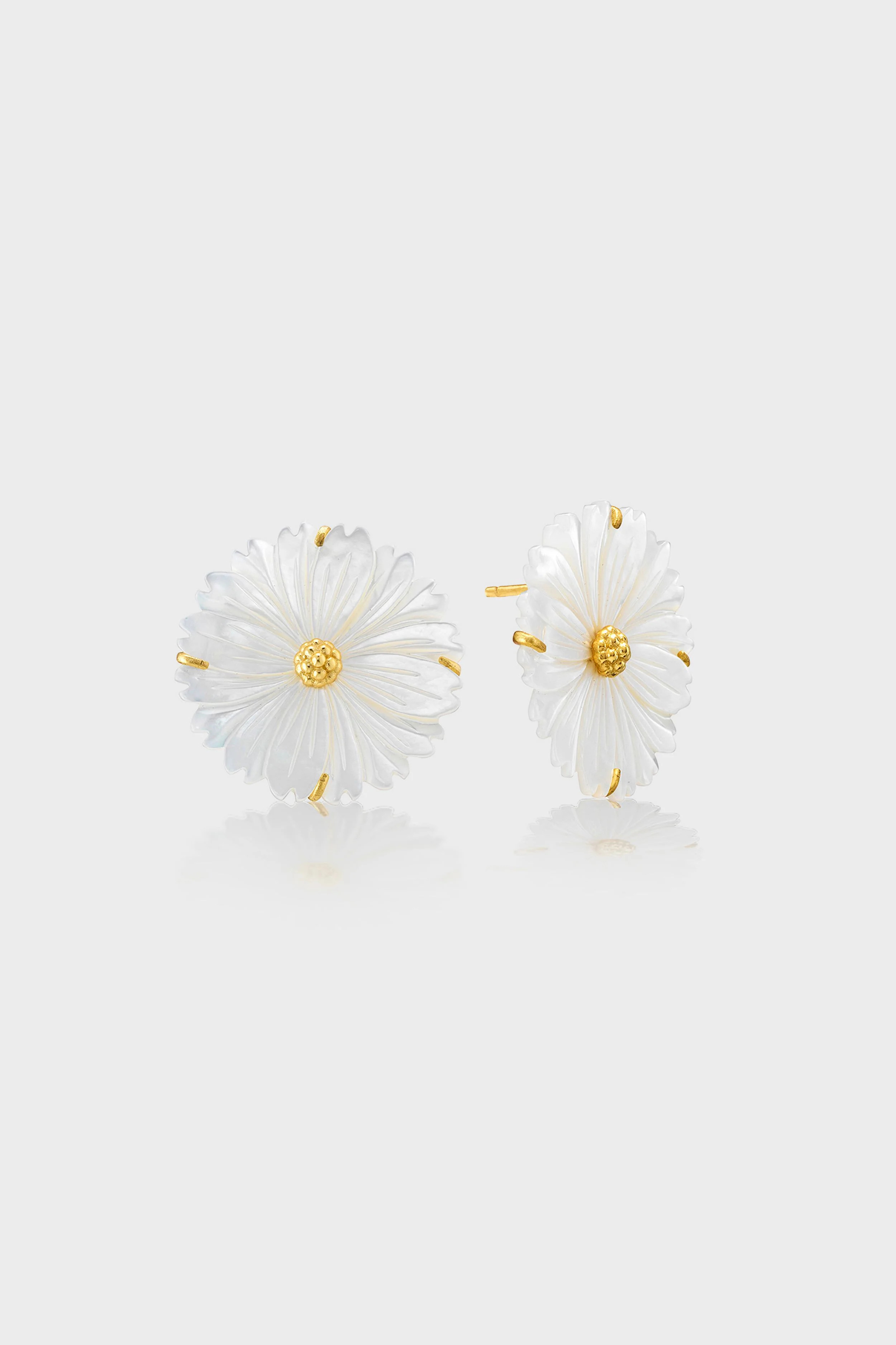 Mermaid Garden Blossom Stud Earrings | Tuckernuck (US)