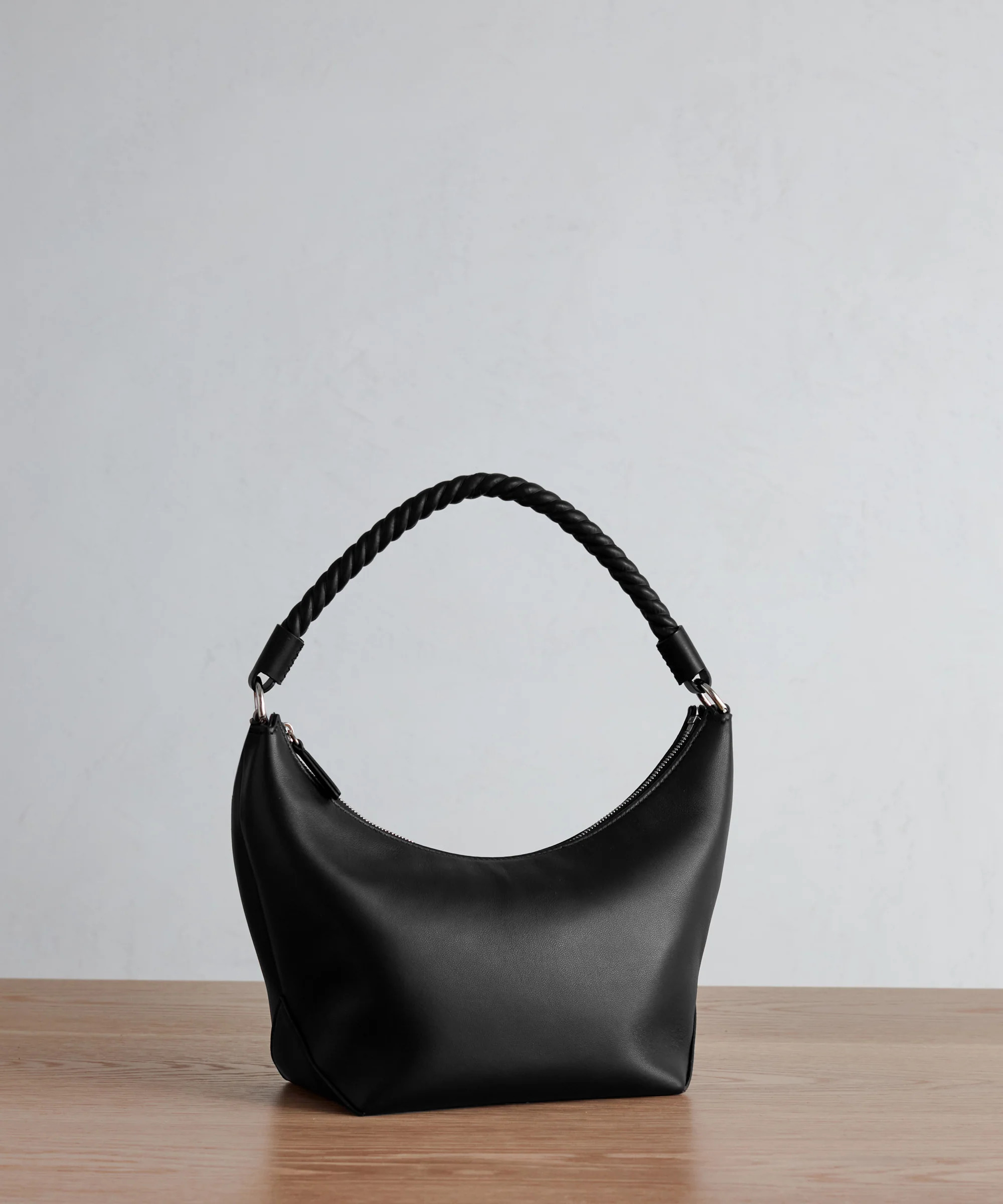 Crescent Shoulder Bag | Jenni Kayne